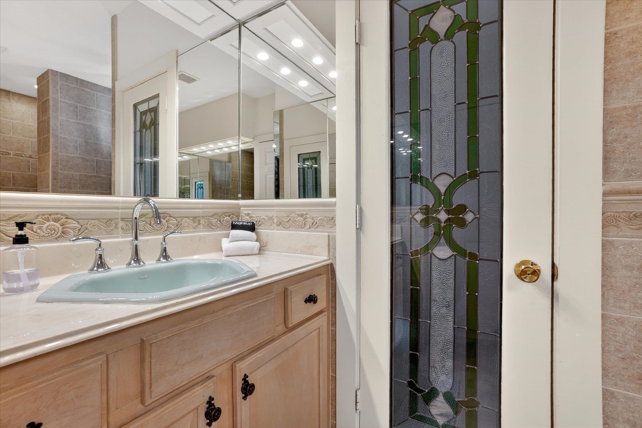 Image 55 of 86 For 16 May St  