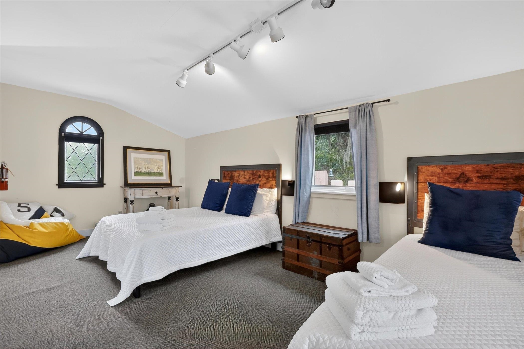 Image 57 of 86 For 16 May St  