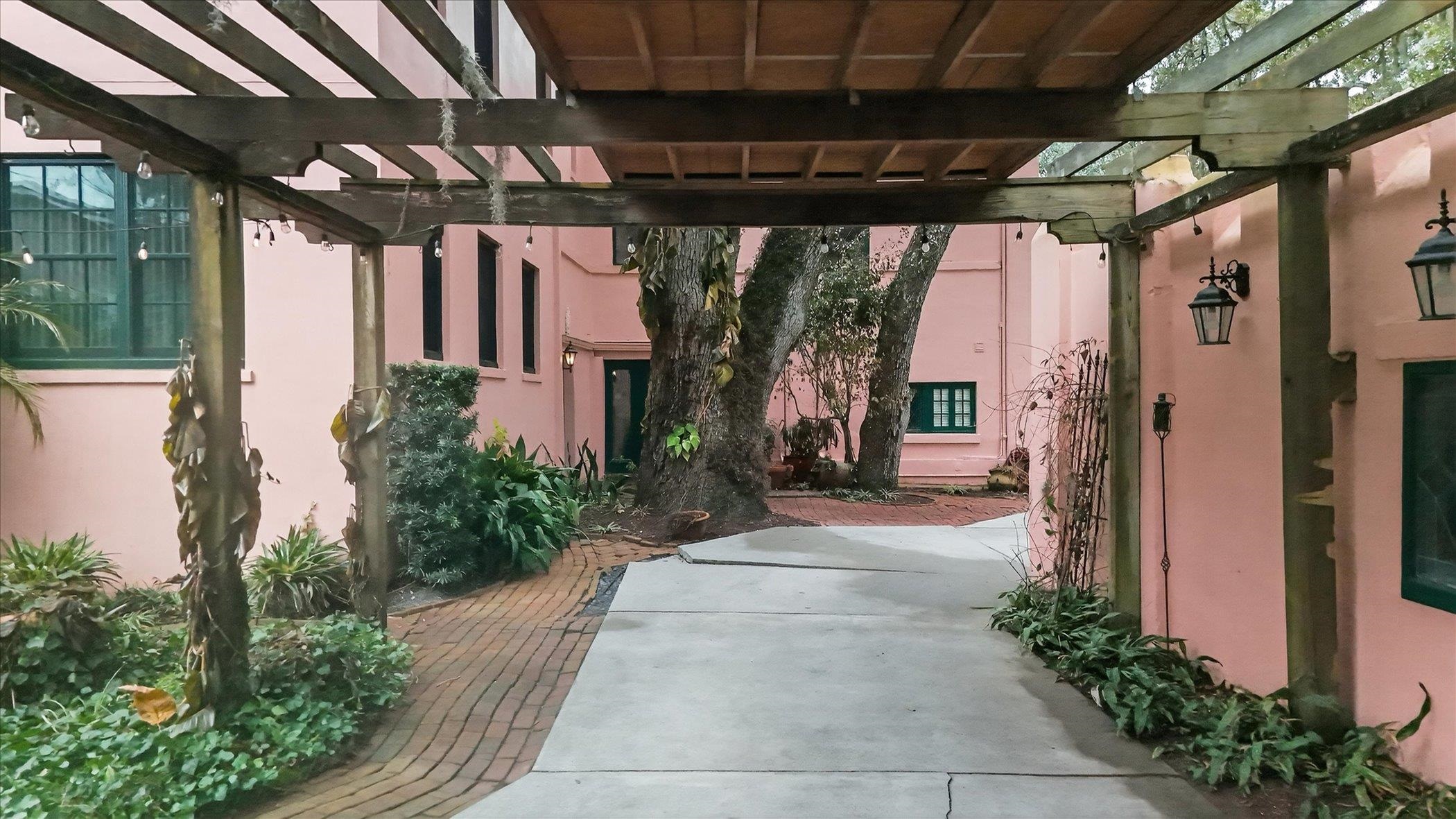 Image 7 of 86 For 16 May St  