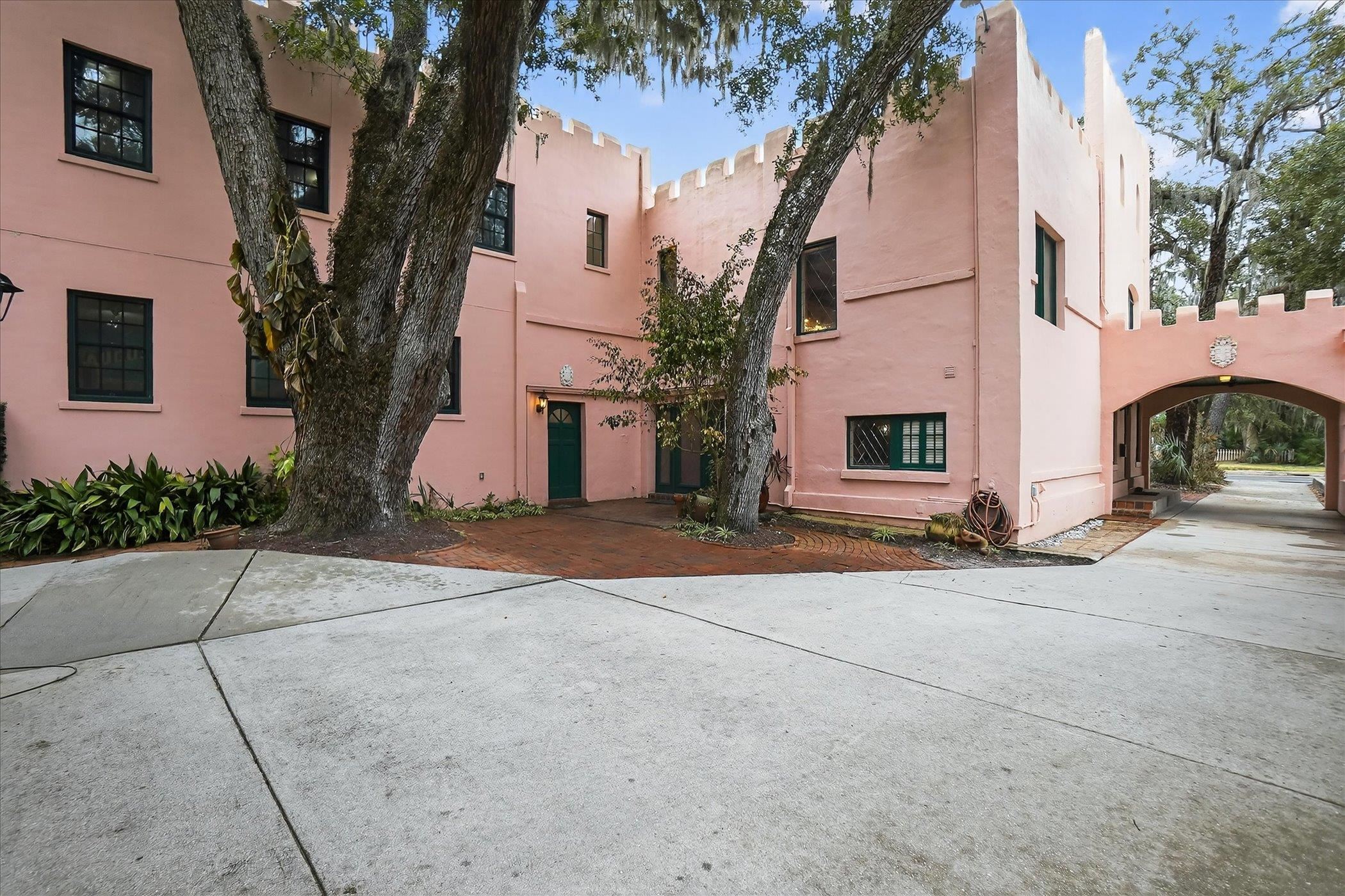 Image 81 of 86 For 16 May St  