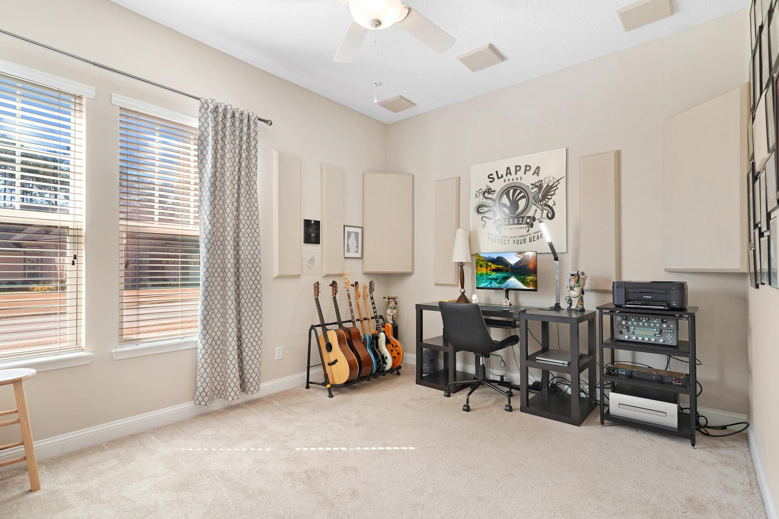 Image 22 of 59 For 112 Averley Way