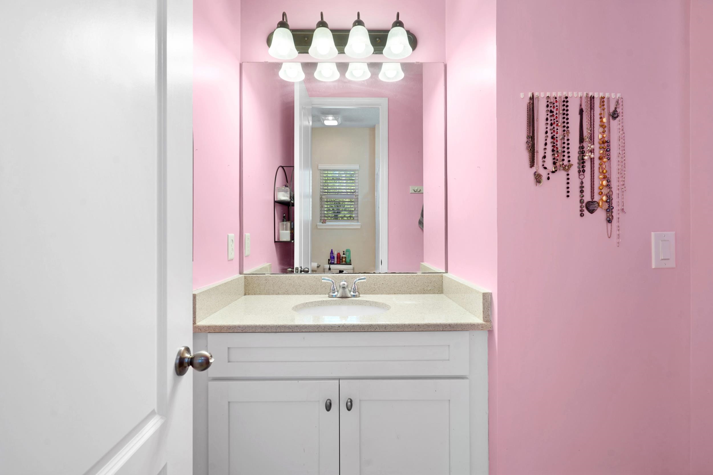 Image 42 of 59 For 112 Averley Way