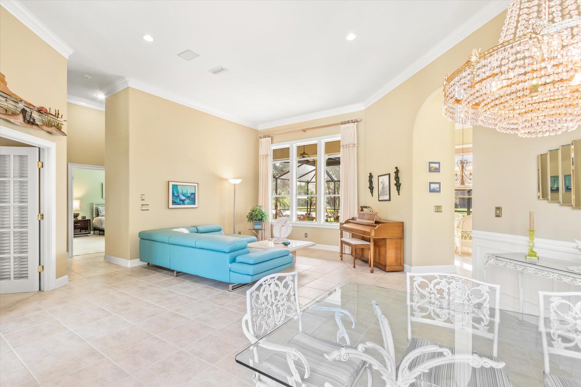 Image 6 of 31 For 700 Pinecrest Isle Ct