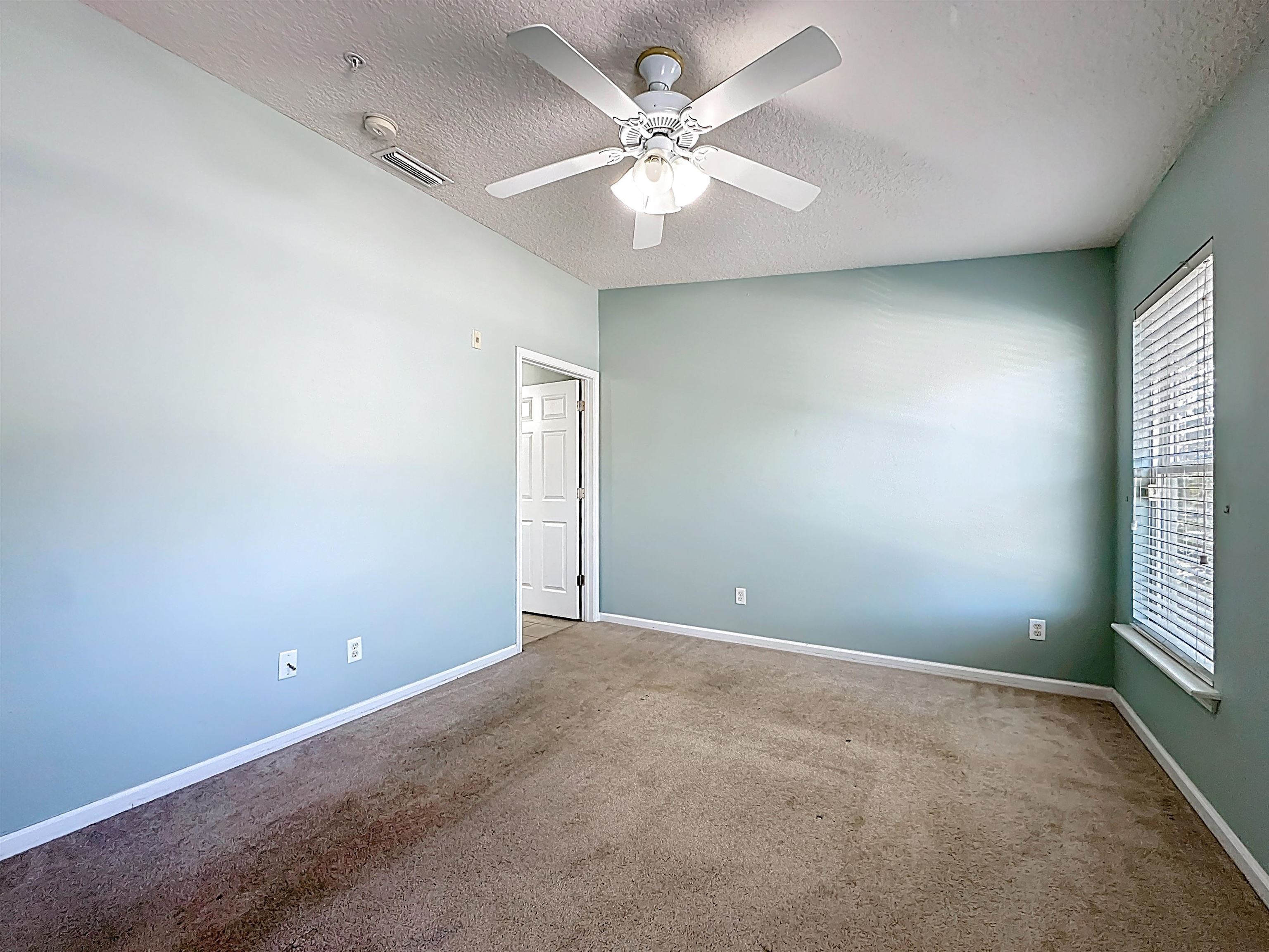 Image 15 of 31 For 240 Golden Lake Loop