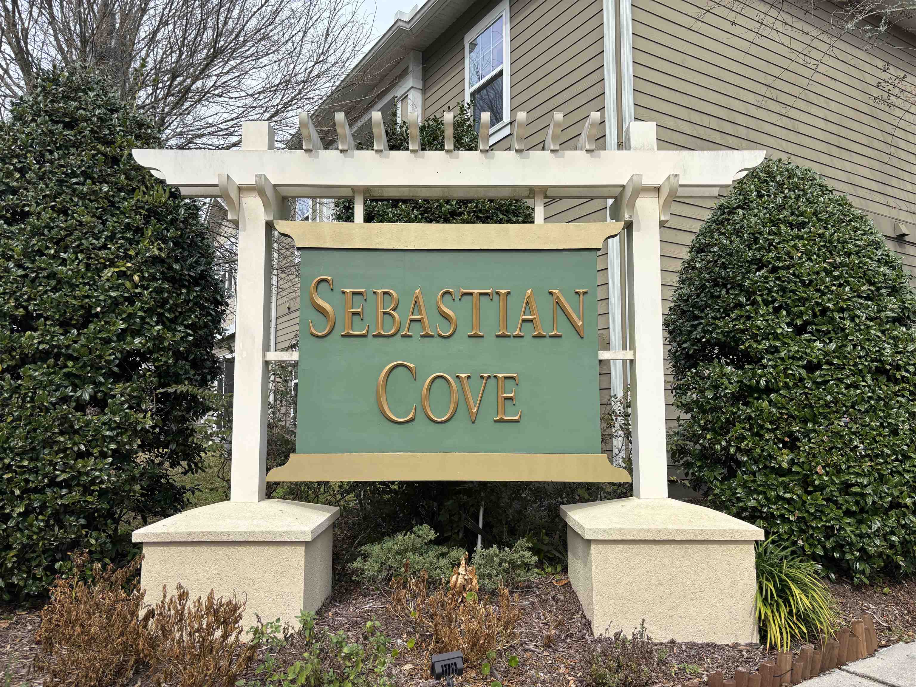 Image 2 of 31 For 240 Golden Lake Loop