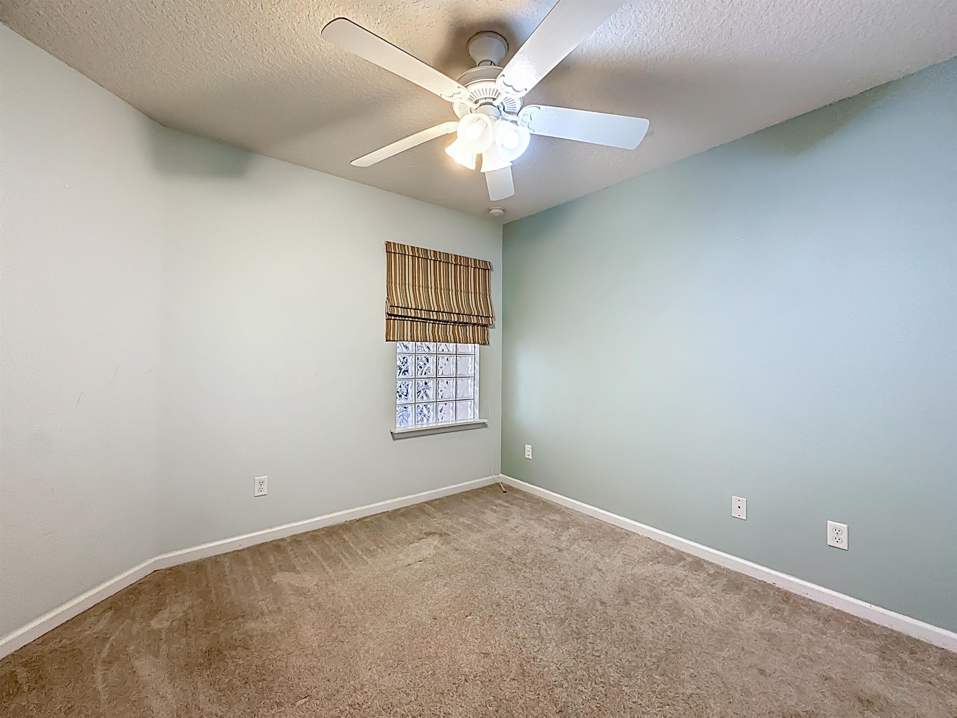 Image 20 of 31 For 240 Golden Lake Loop