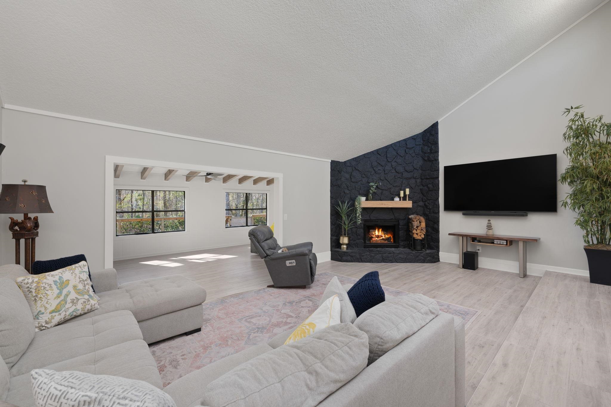 Image 19 of 47 For 4142 Burning Tree Ln