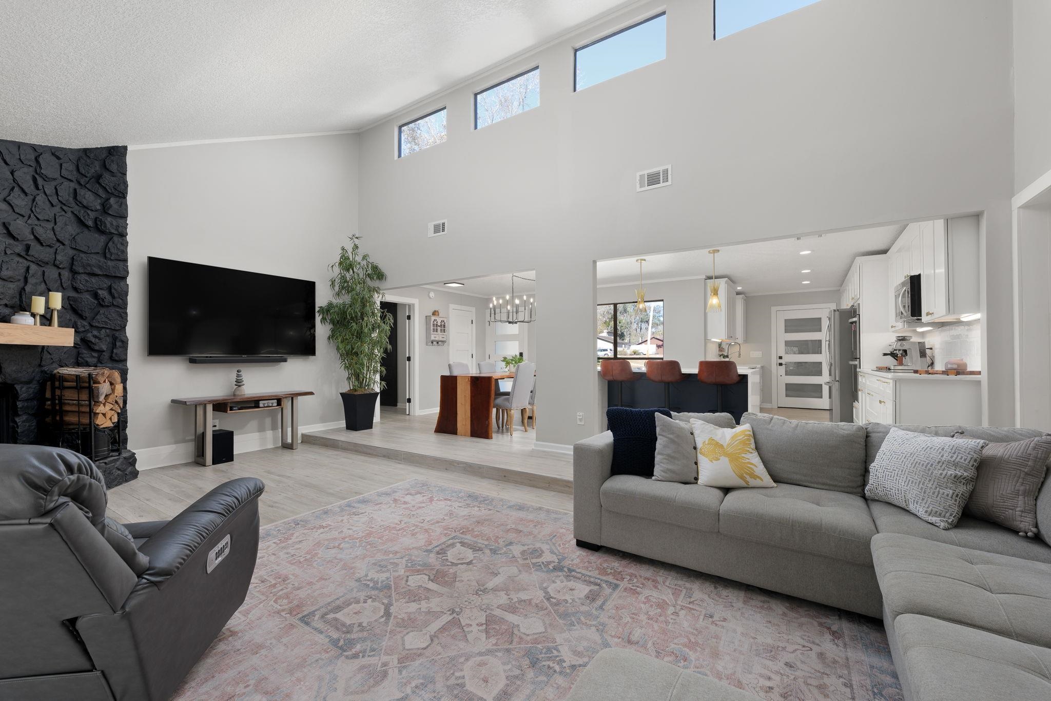 Image 22 of 47 For 4142 Burning Tree Ln