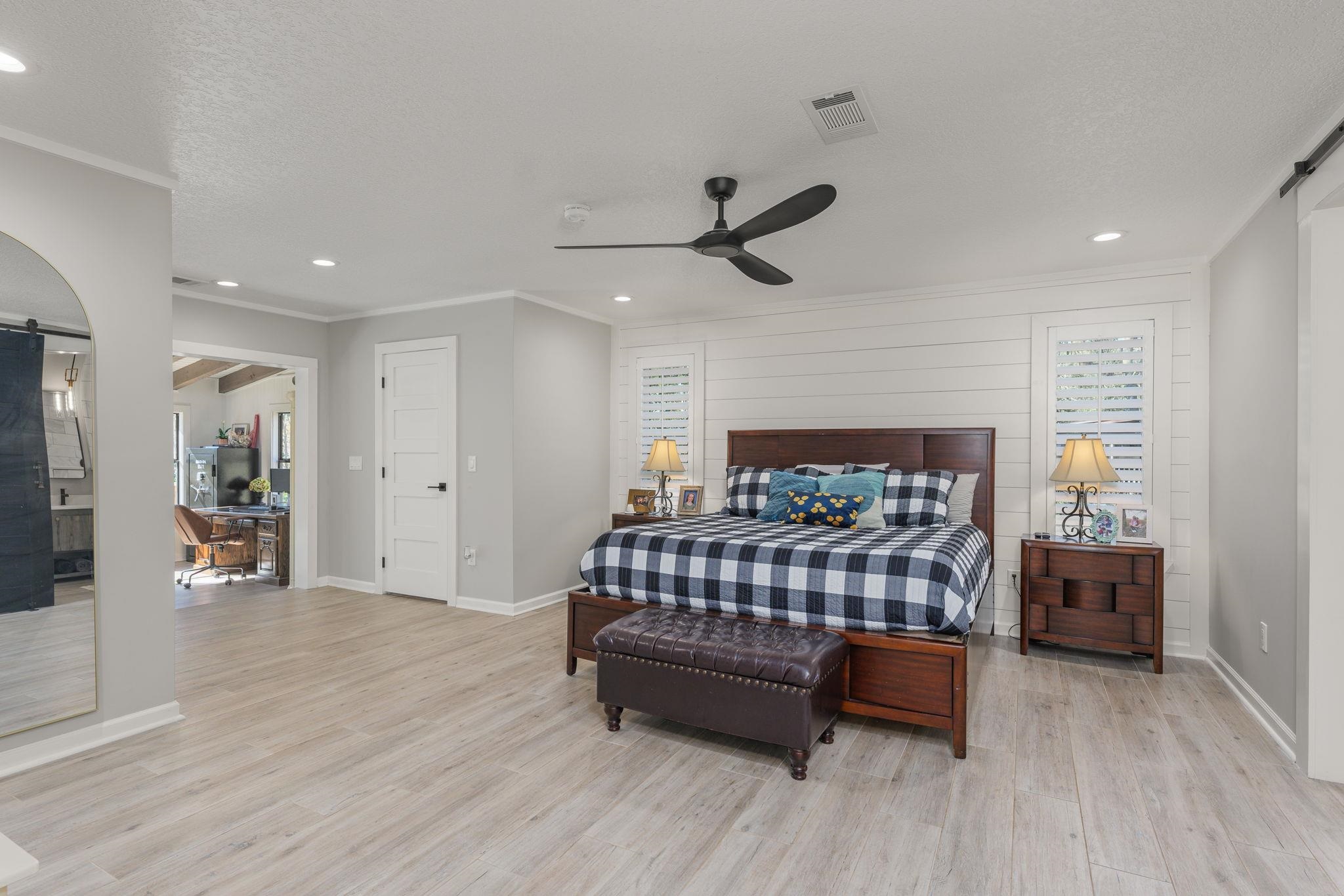 Image 23 of 47 For 4142 Burning Tree Ln