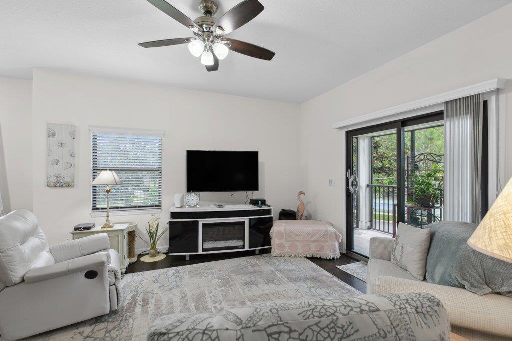 Image 10 of 42 For 104 Laurel Wood Way  202