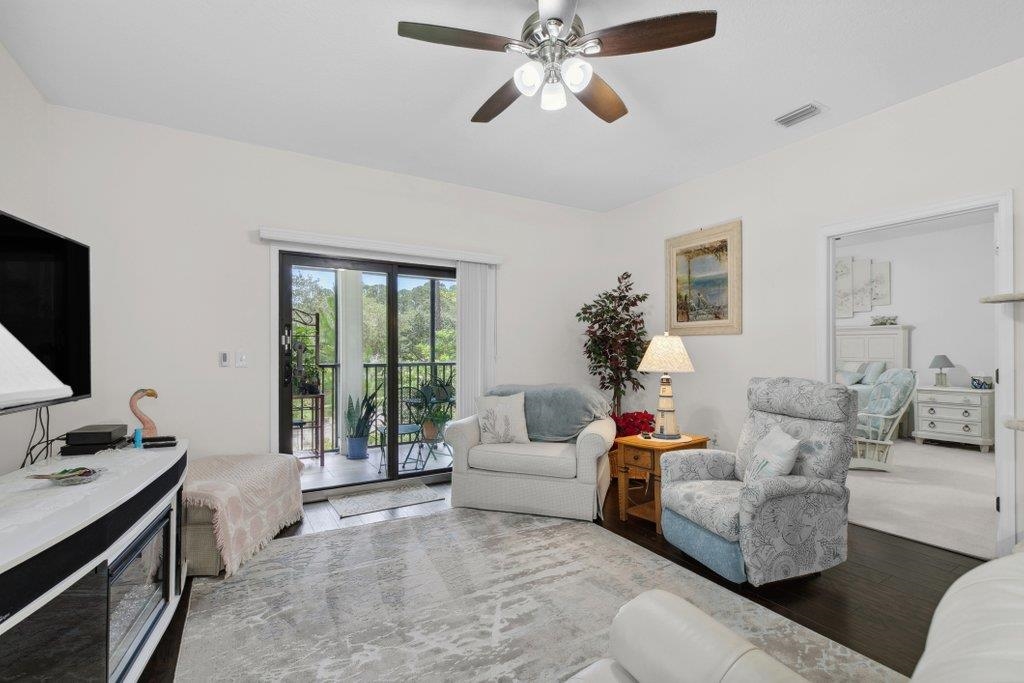 Image 14 of 42 For 104 Laurel Wood Way  202