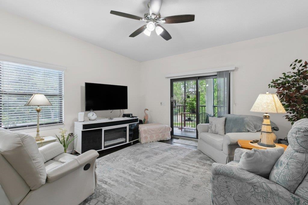 Image 16 of 42 For 104 Laurel Wood Way  202