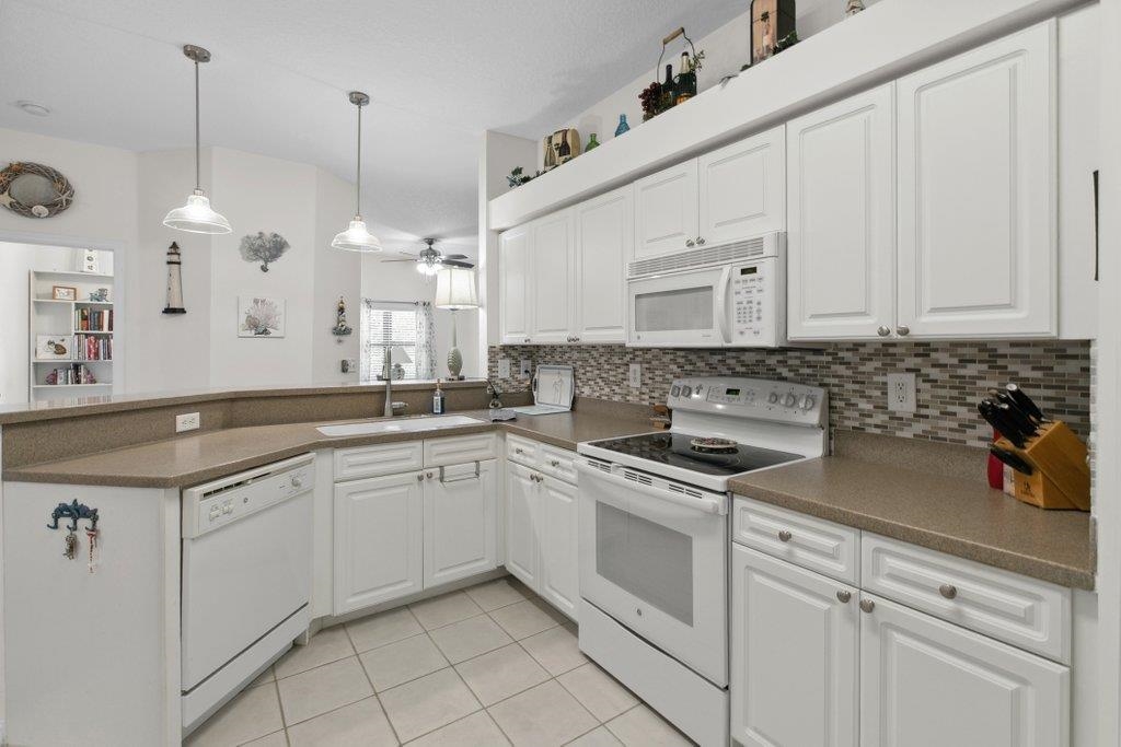 Image 19 of 42 For 104 Laurel Wood Way  202