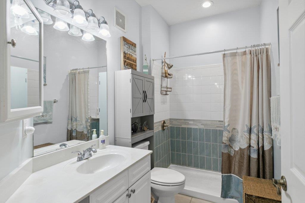 Image 35 of 42 For 104 Laurel Wood Way  202