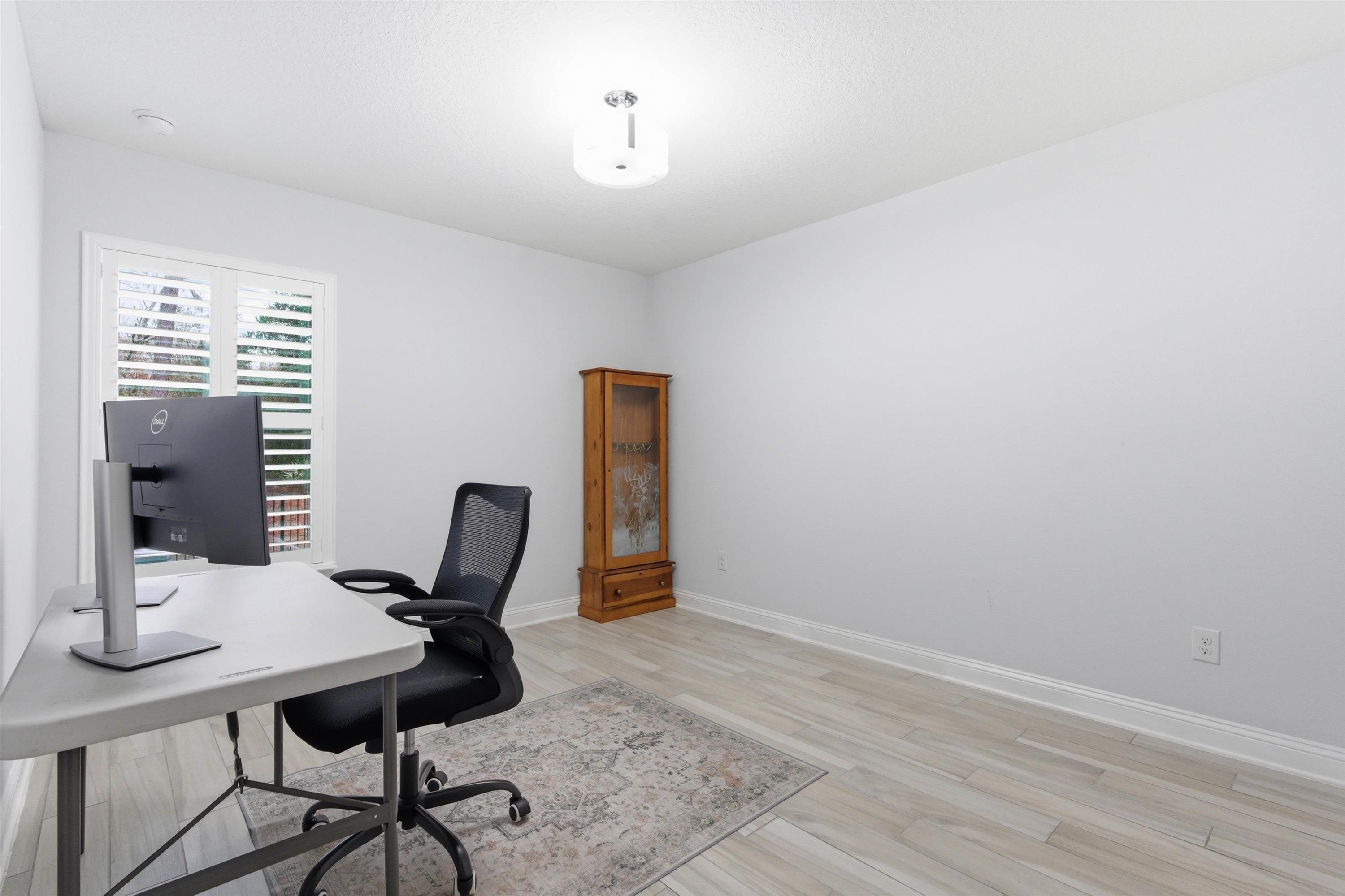 Image 18 of 32 For 271 Lost Lake Dr