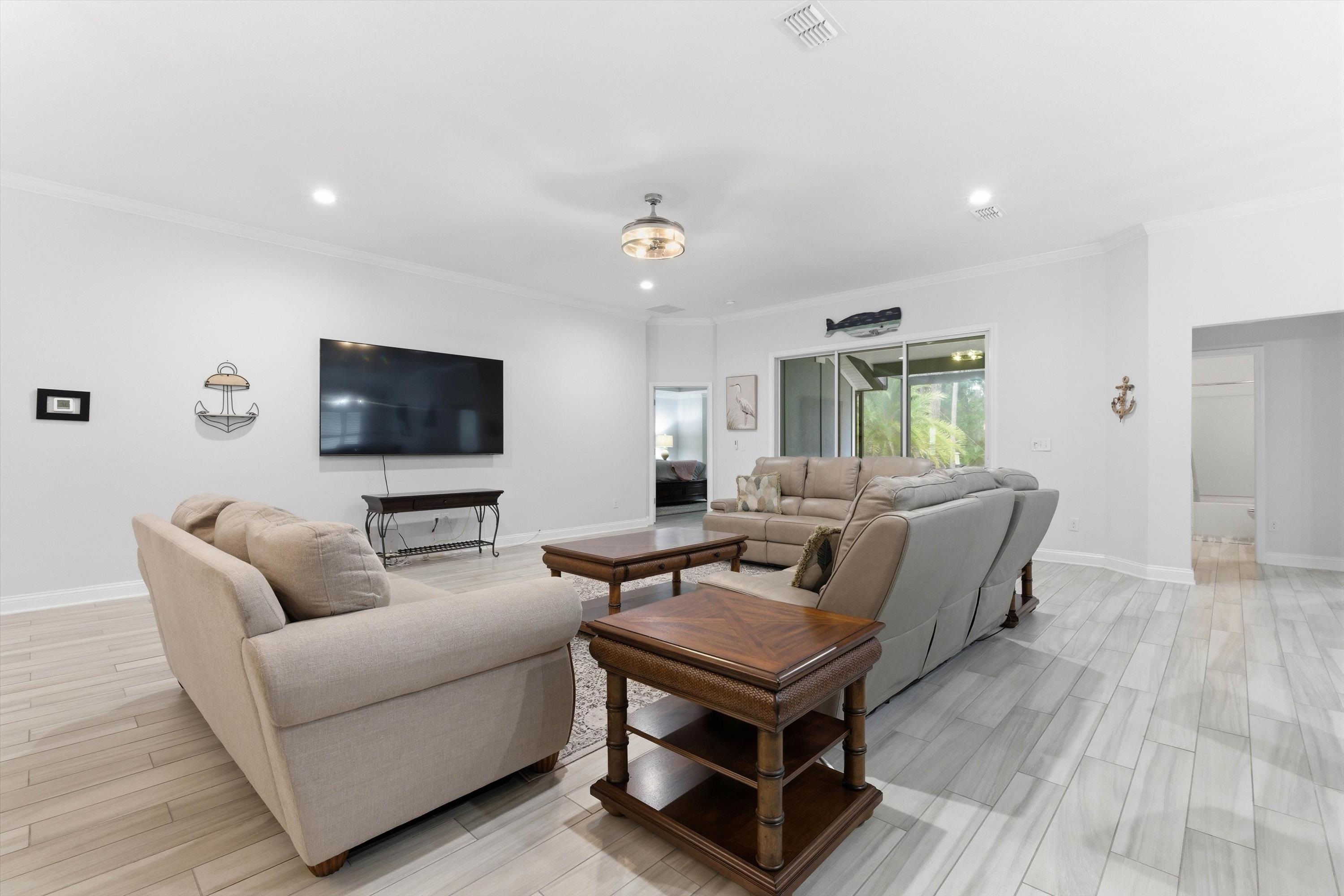 Image 5 of 32 For 271 Lost Lake Dr