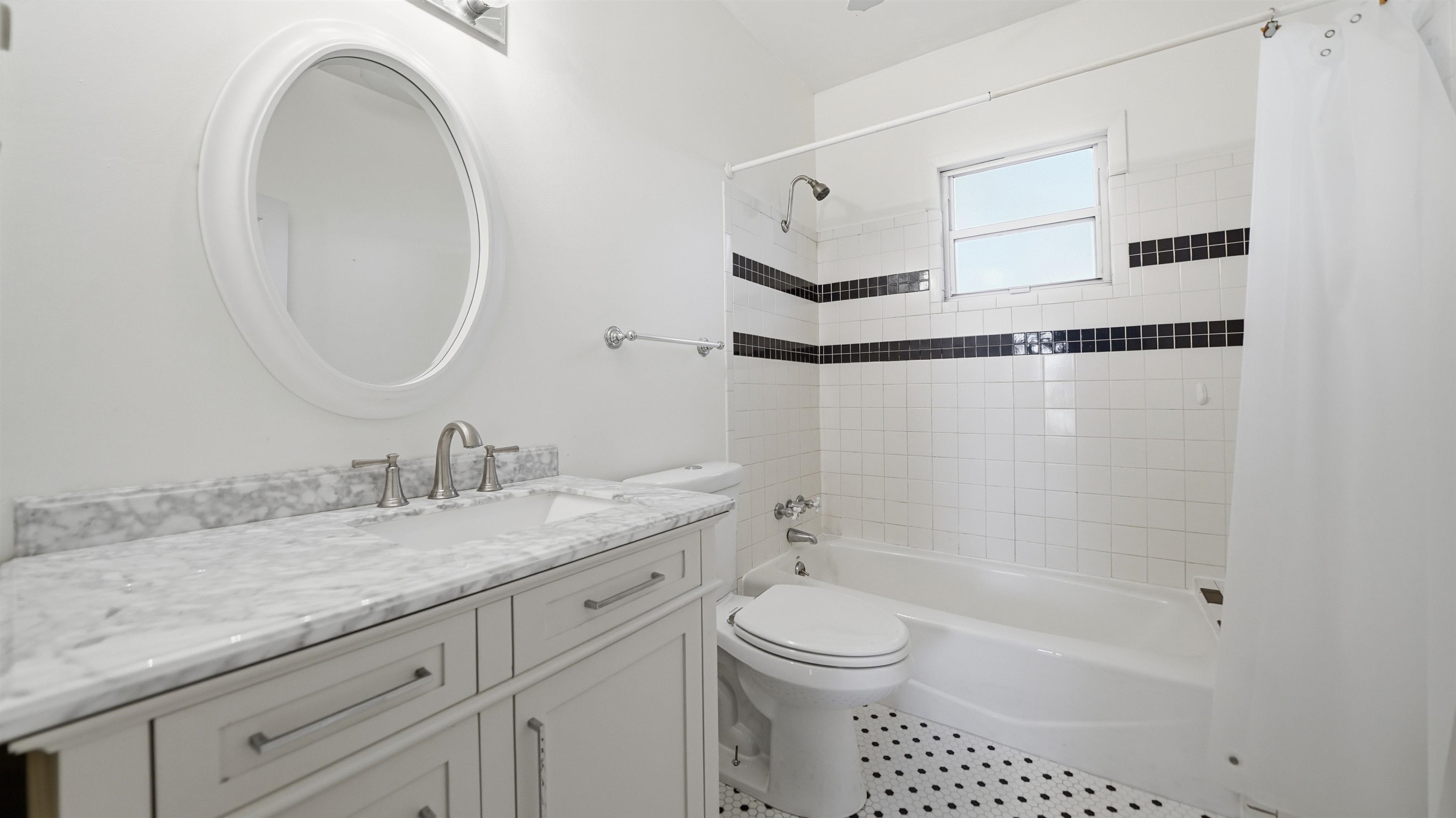 Image 18 of 65 For 17 Aviles Dr