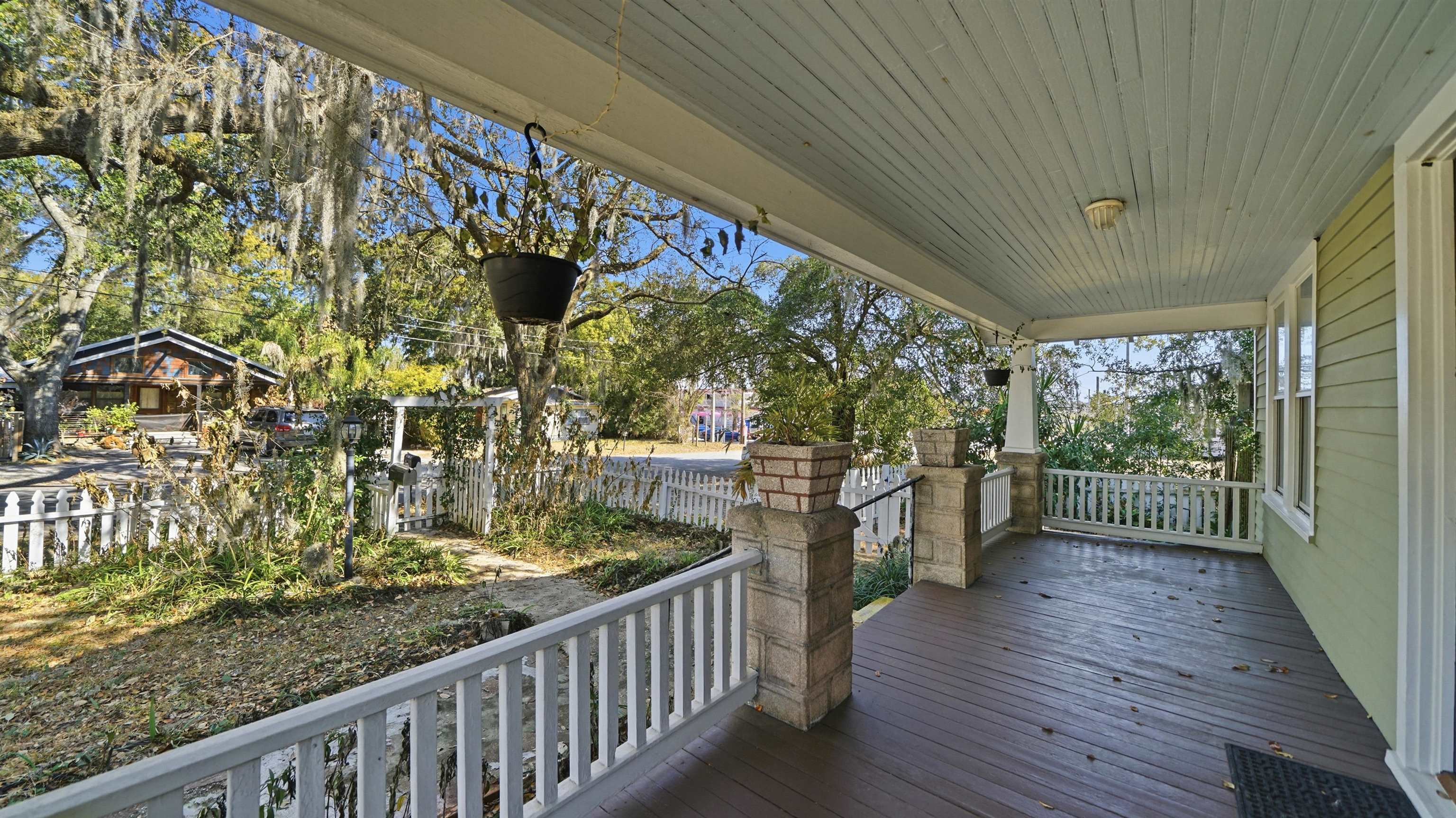 Image 4 of 65 For 17 Aviles Dr