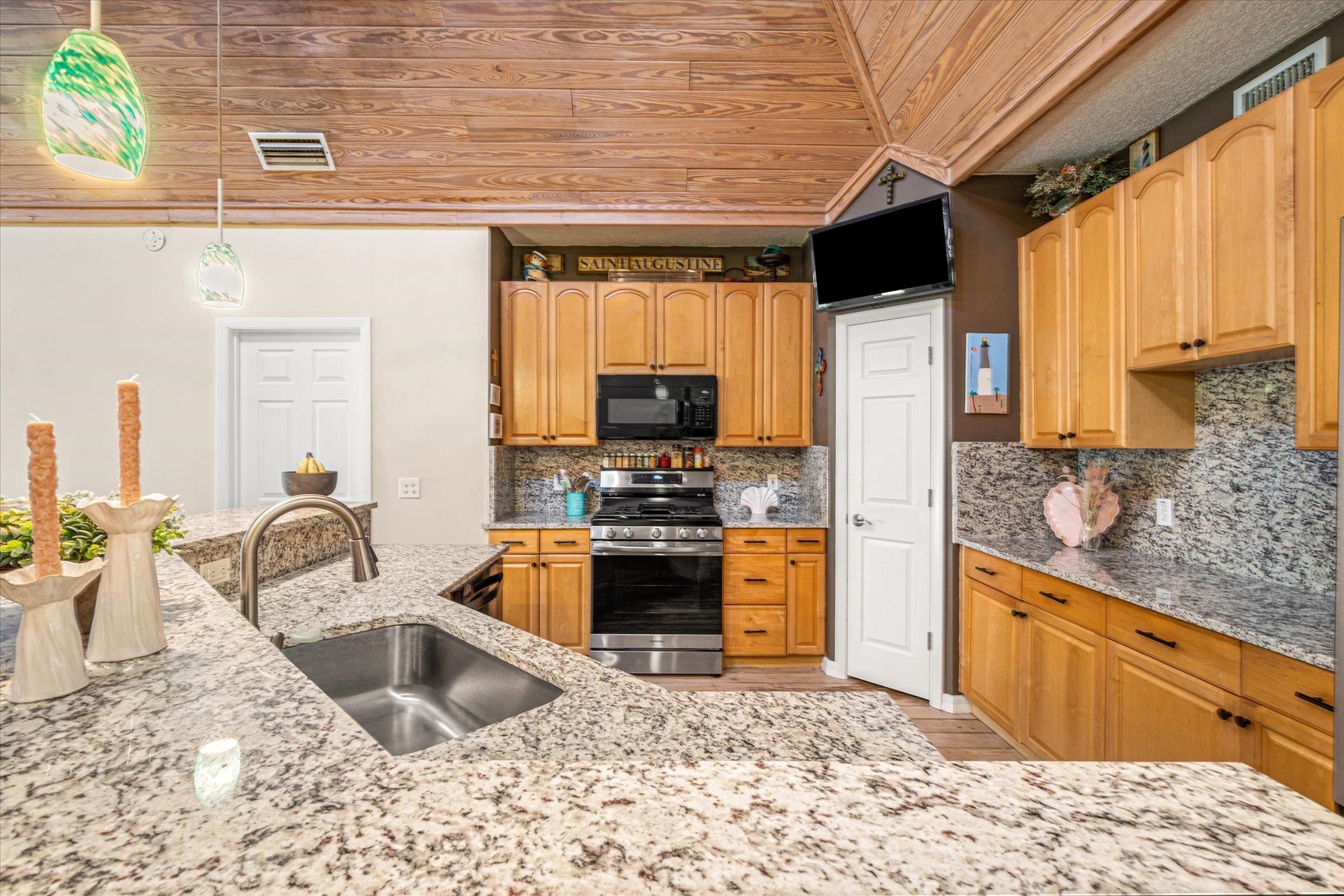 Image 11 of 44 For 1440 Corunna St