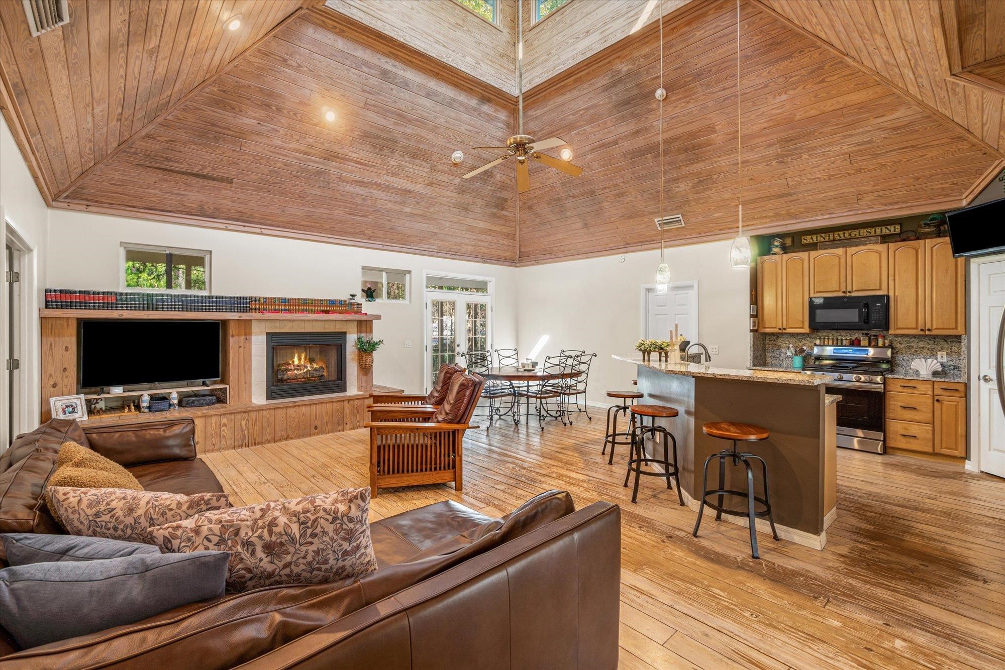 Image 4 of 44 For 1440 Corunna St