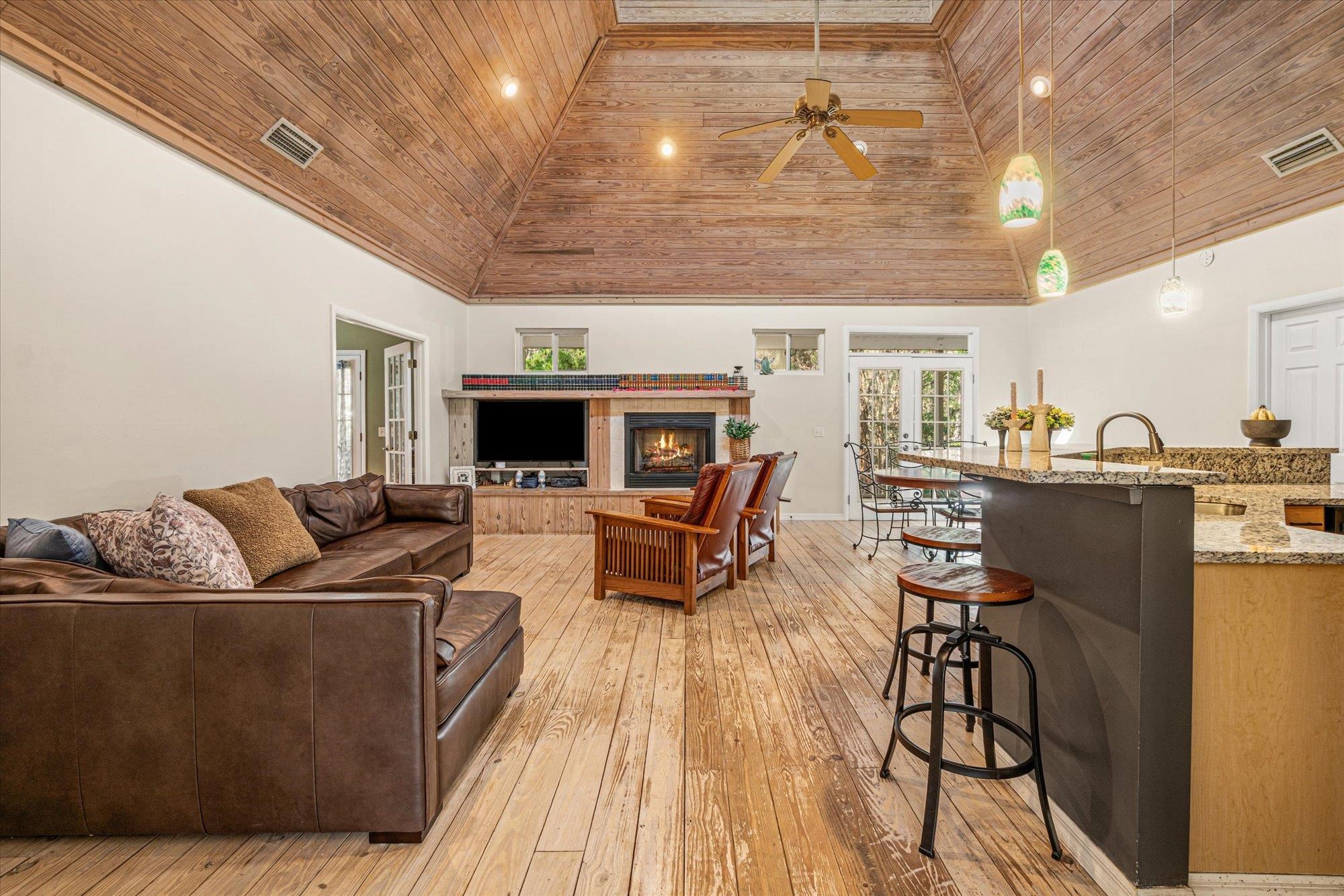 Image 6 of 44 For 1440 Corunna St