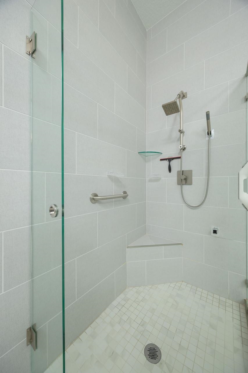 Image 21 of 53 For 34 Arrowwood Dr