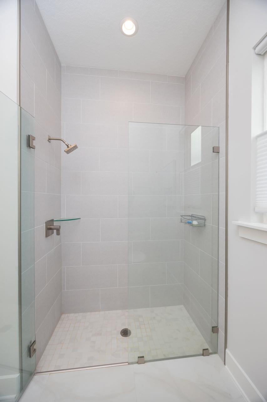 Image 25 of 53 For 34 Arrowwood Dr