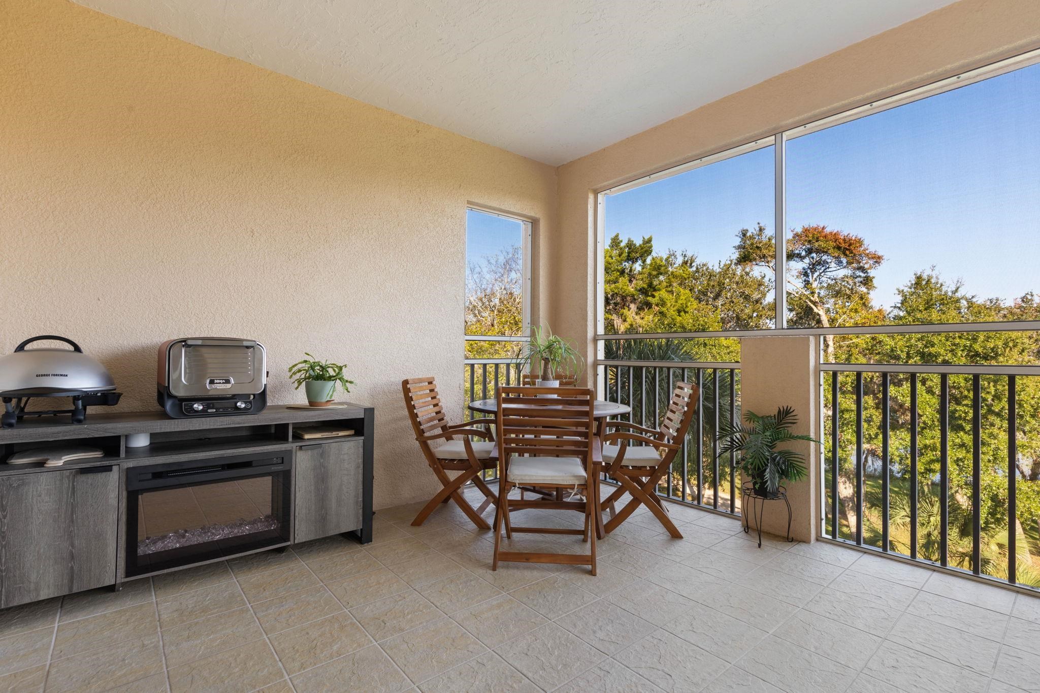 Image 13 of 80 For 55 Riverview Bnd  2033