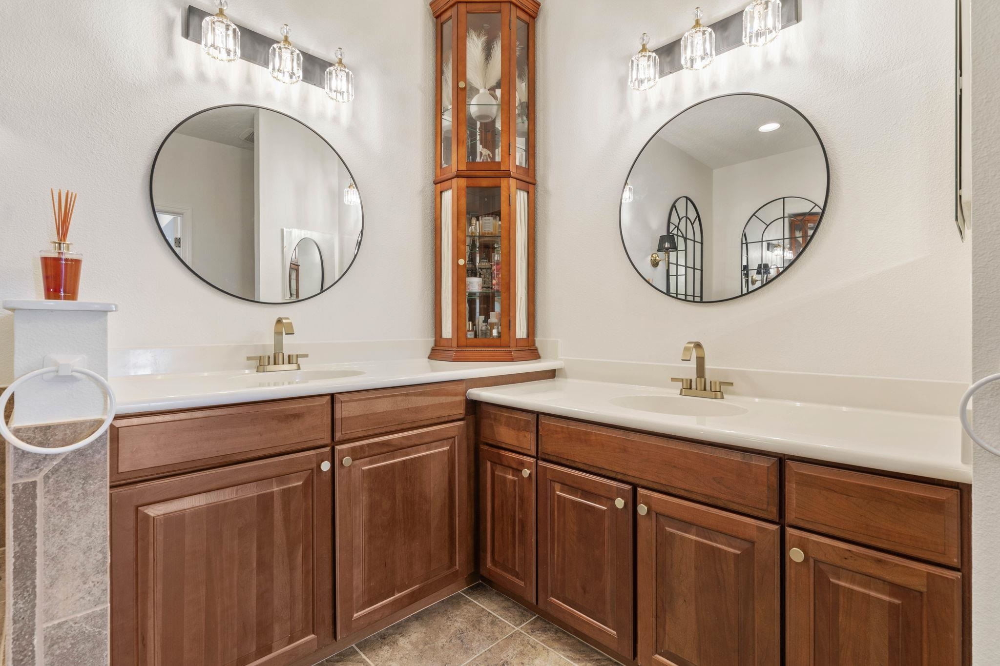 Image 31 of 80 For 55 Riverview Bnd  2033