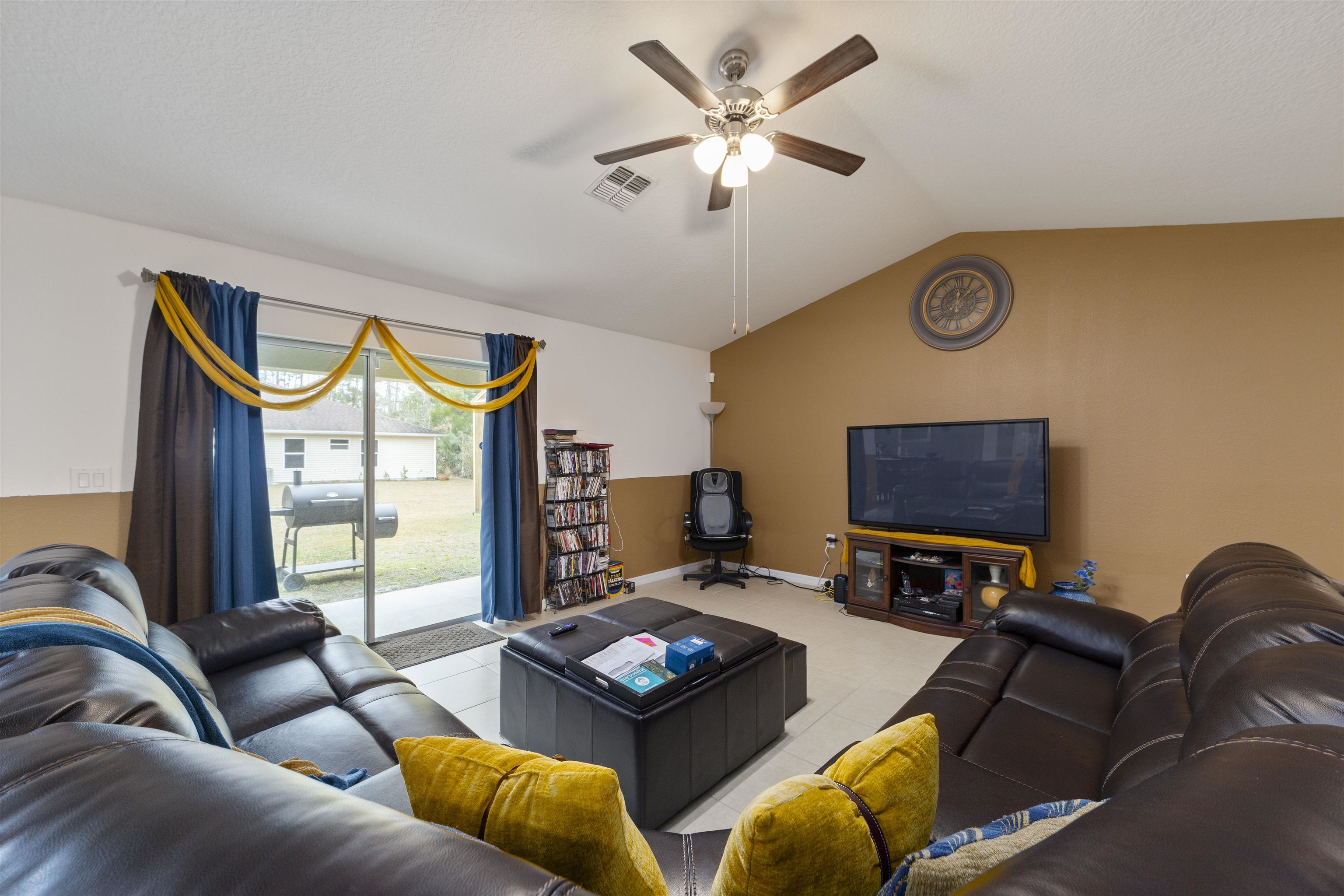 Image 15 of 51 For 50 Ullian Trl