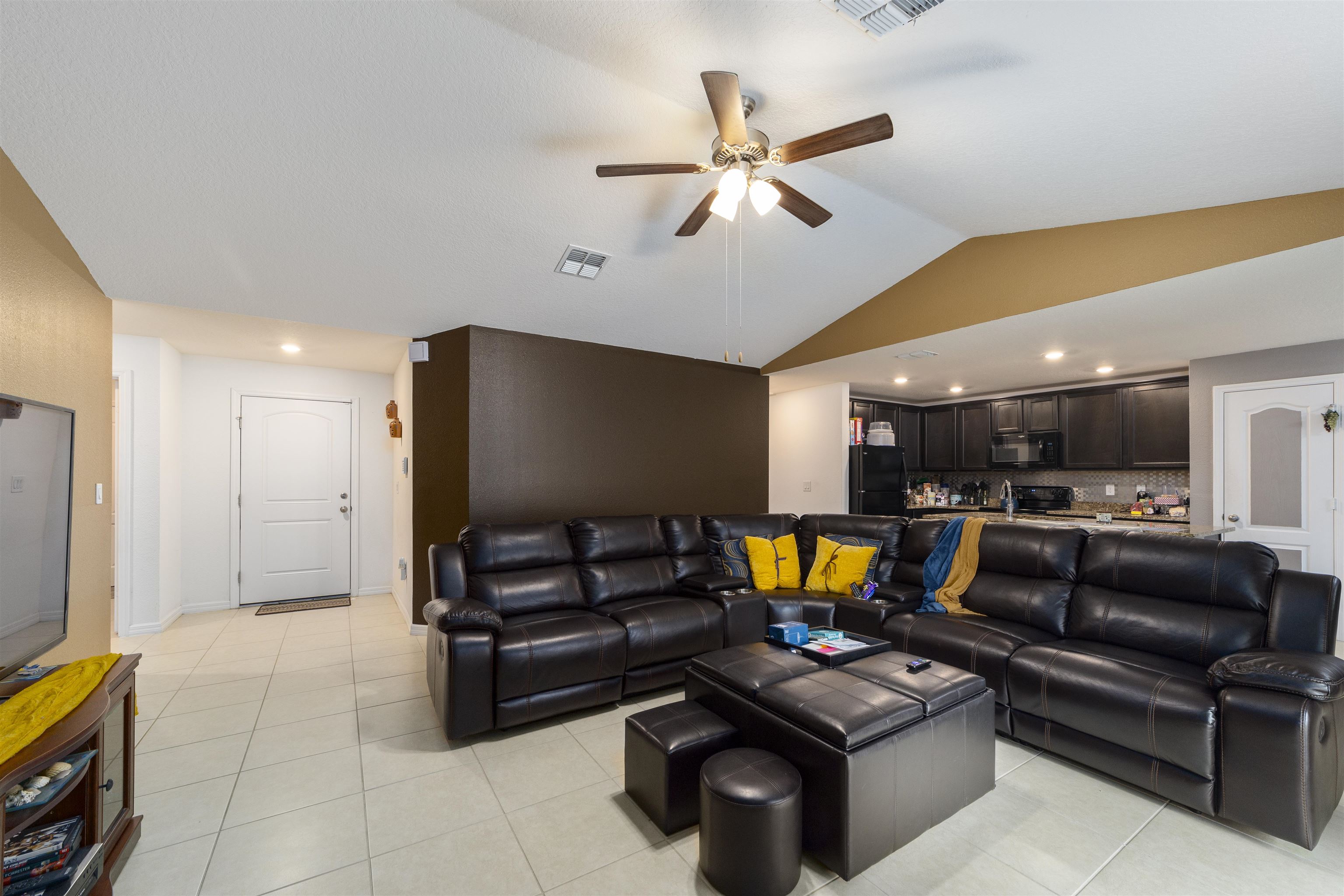 Image 17 of 51 For 50 Ullian Trl