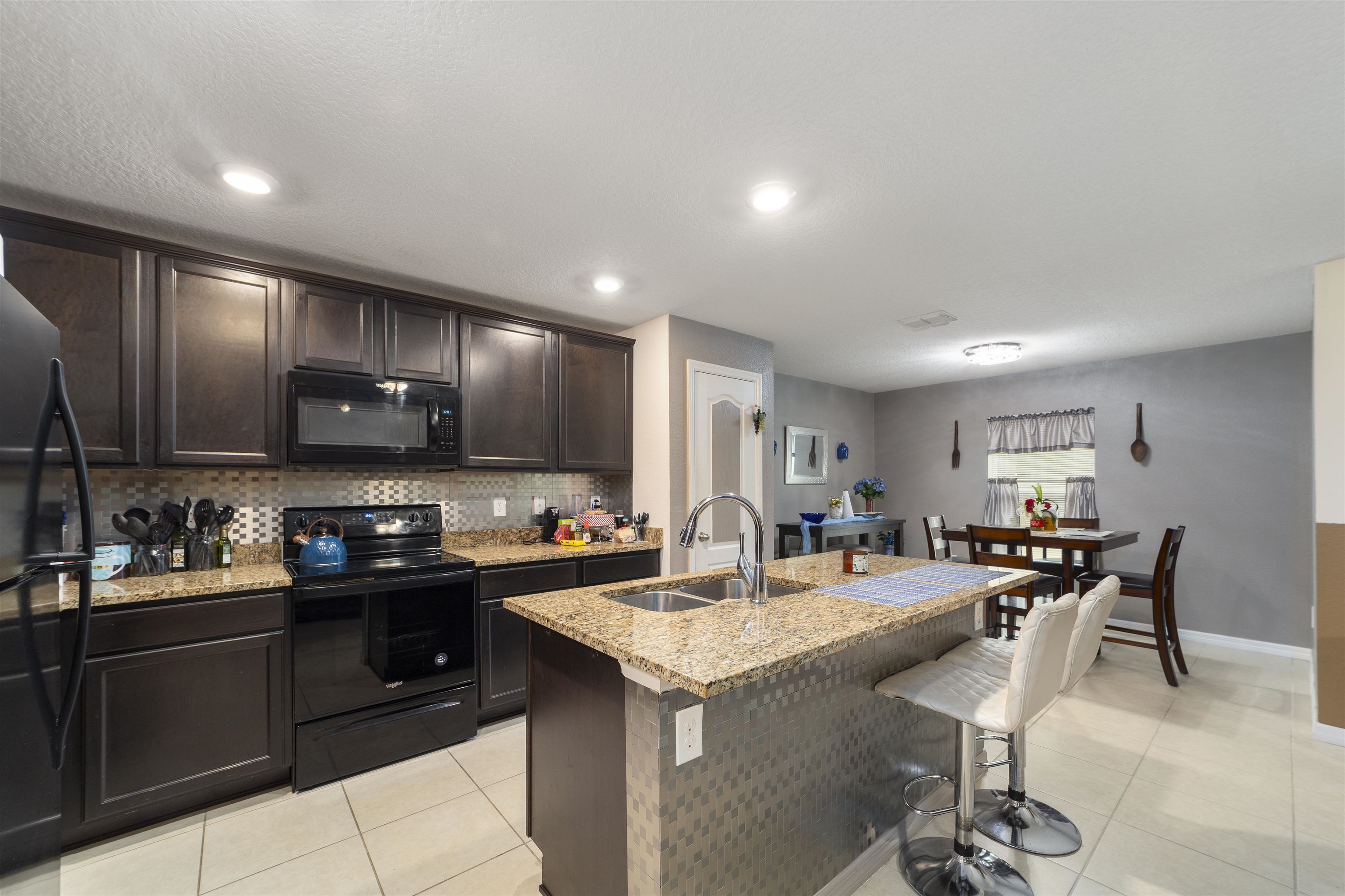 Image 18 of 51 For 50 Ullian Trl