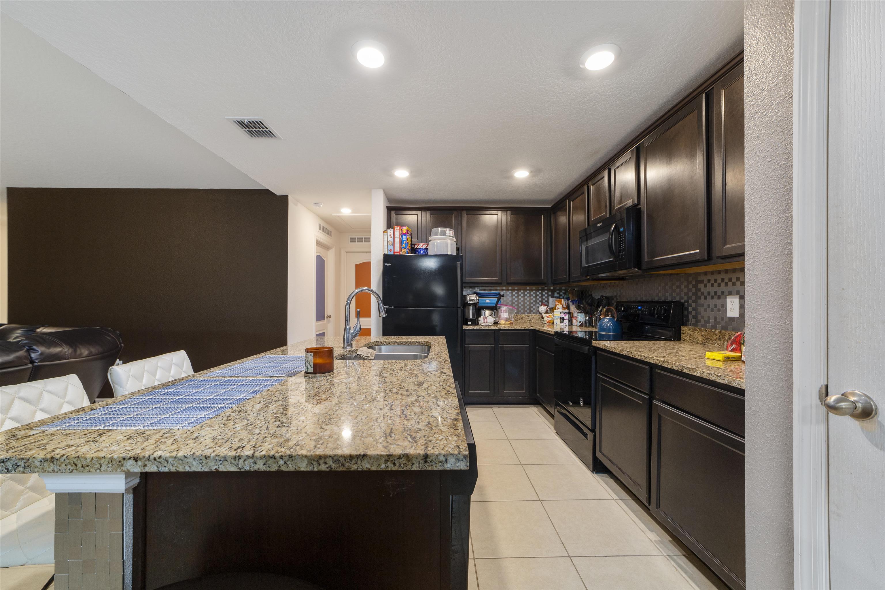 Image 19 of 51 For 50 Ullian Trl