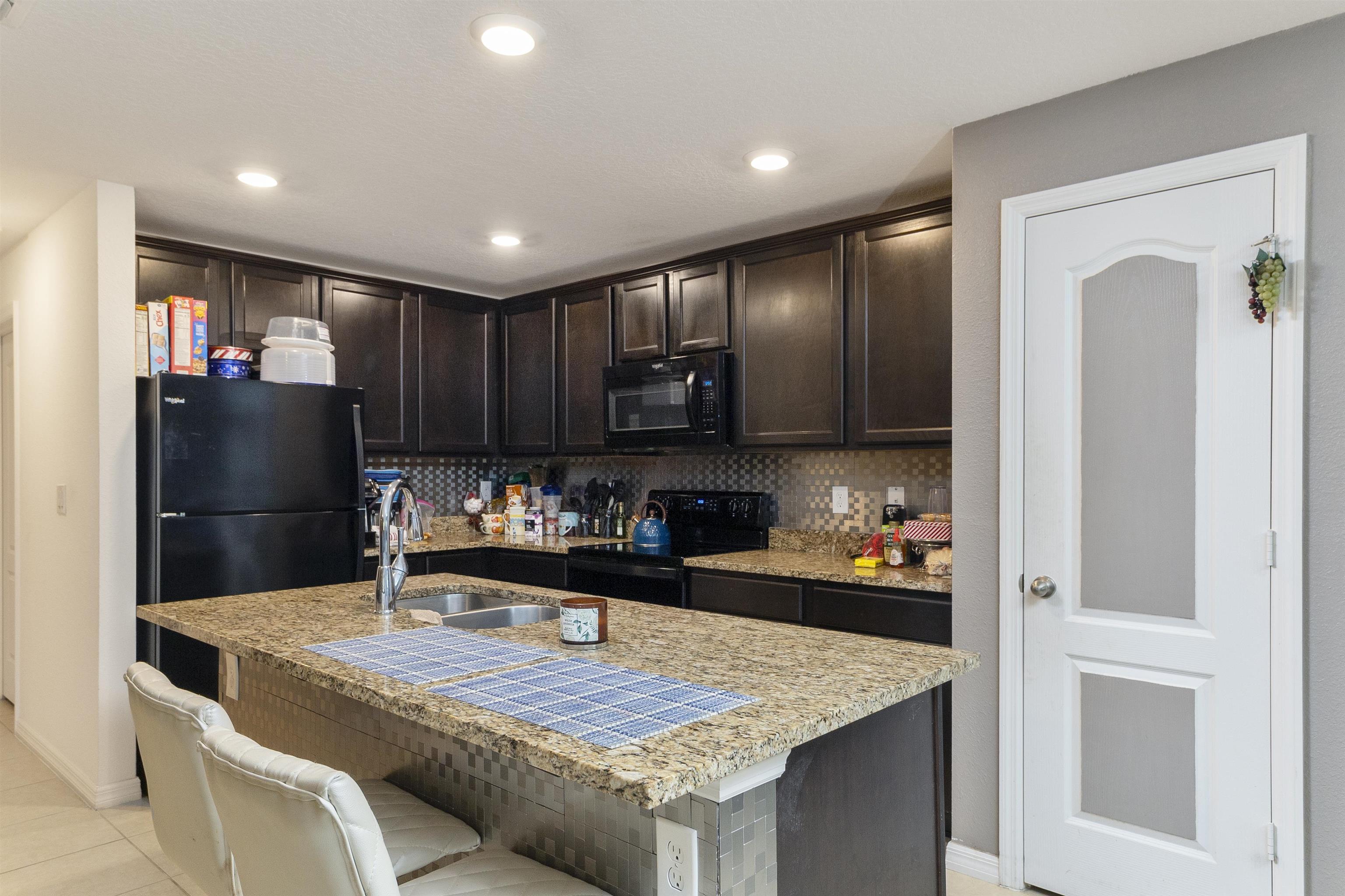 Image 20 of 51 For 50 Ullian Trl