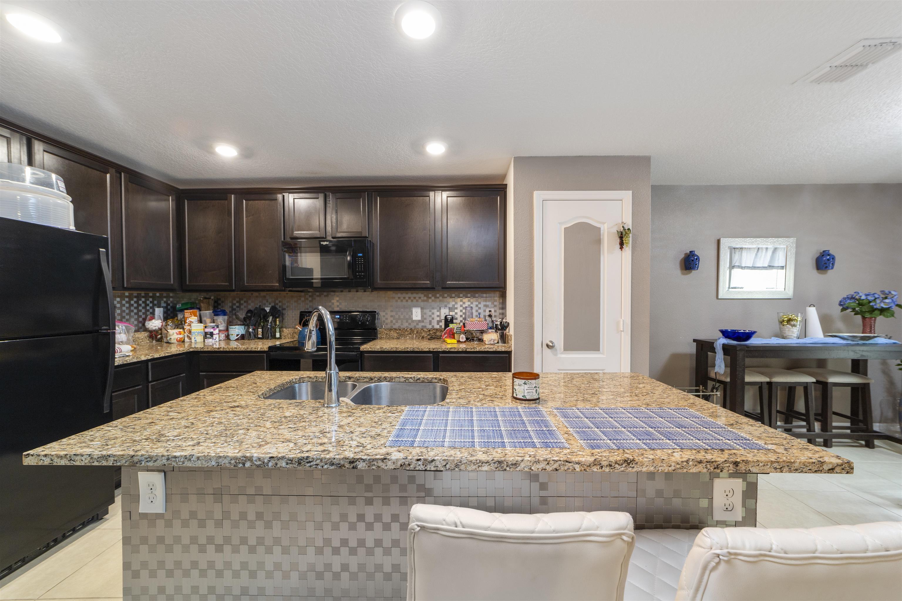 Image 23 of 51 For 50 Ullian Trl