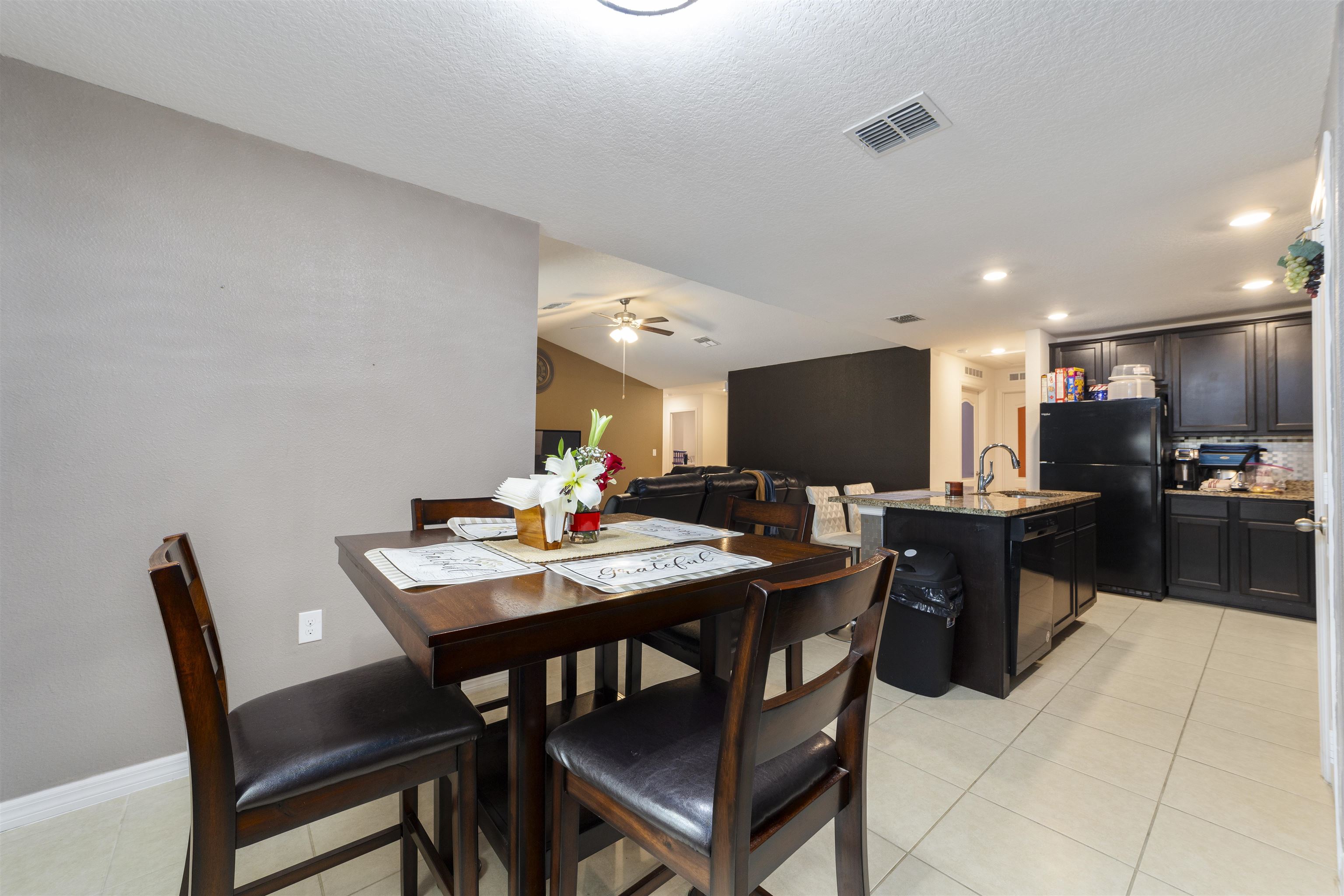 Image 25 of 51 For 50 Ullian Trl