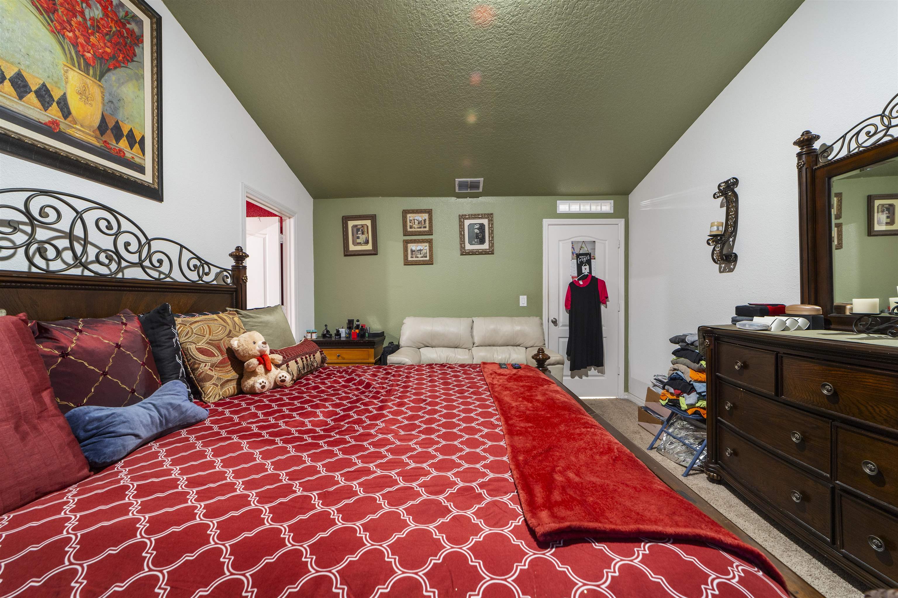 Image 28 of 51 For 50 Ullian Trl