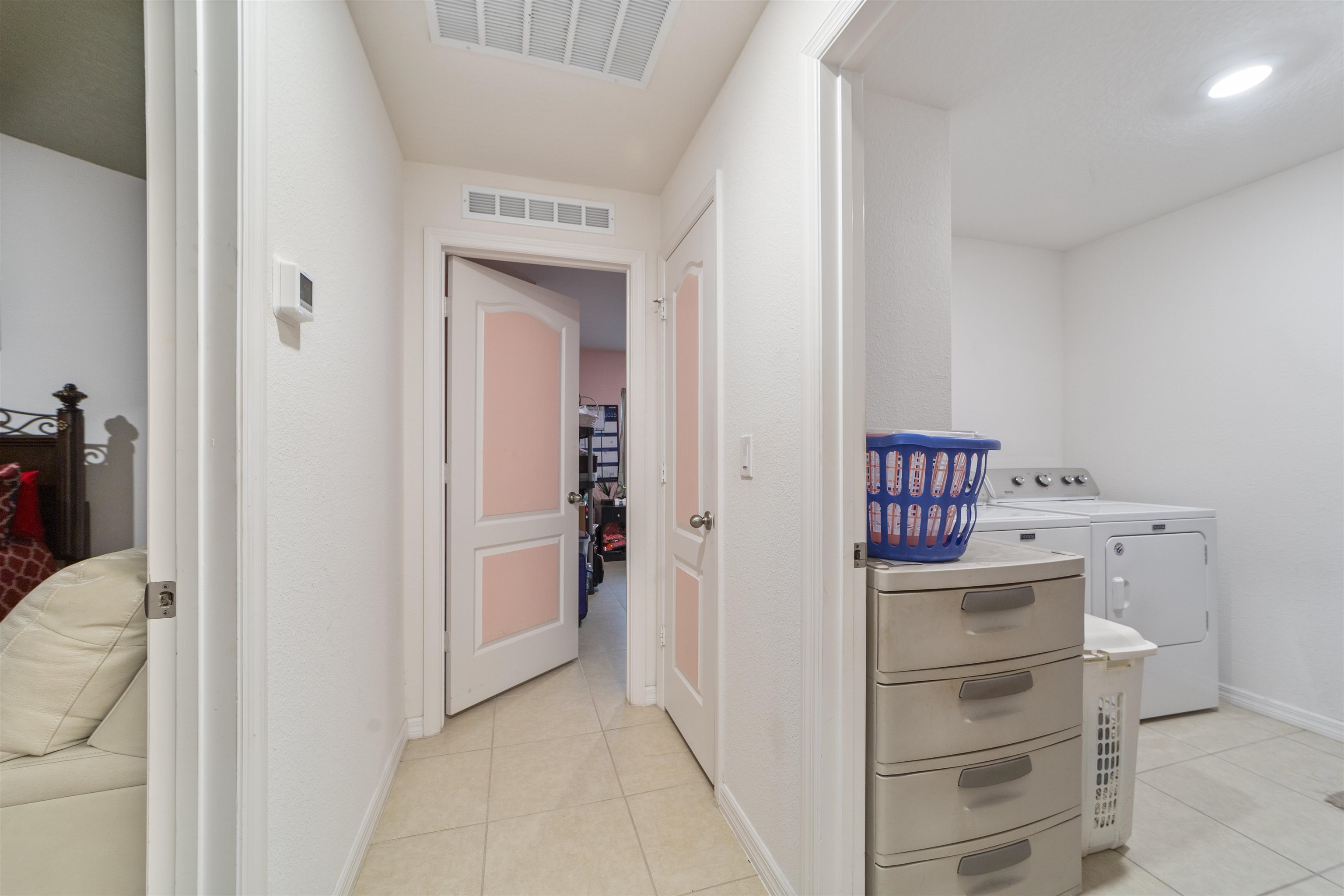 Image 38 of 51 For 50 Ullian Trl