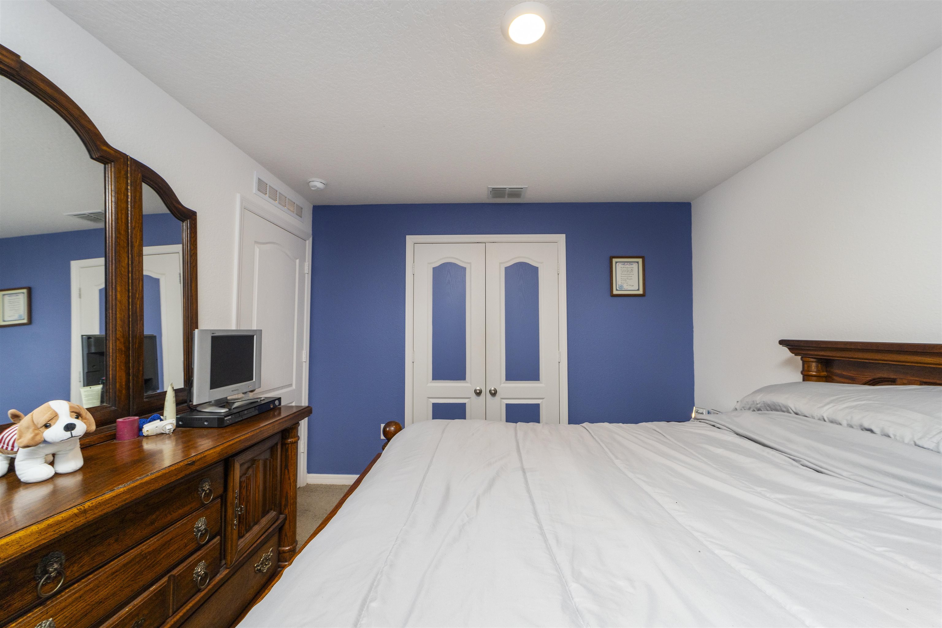 Image 43 of 51 For 50 Ullian Trl