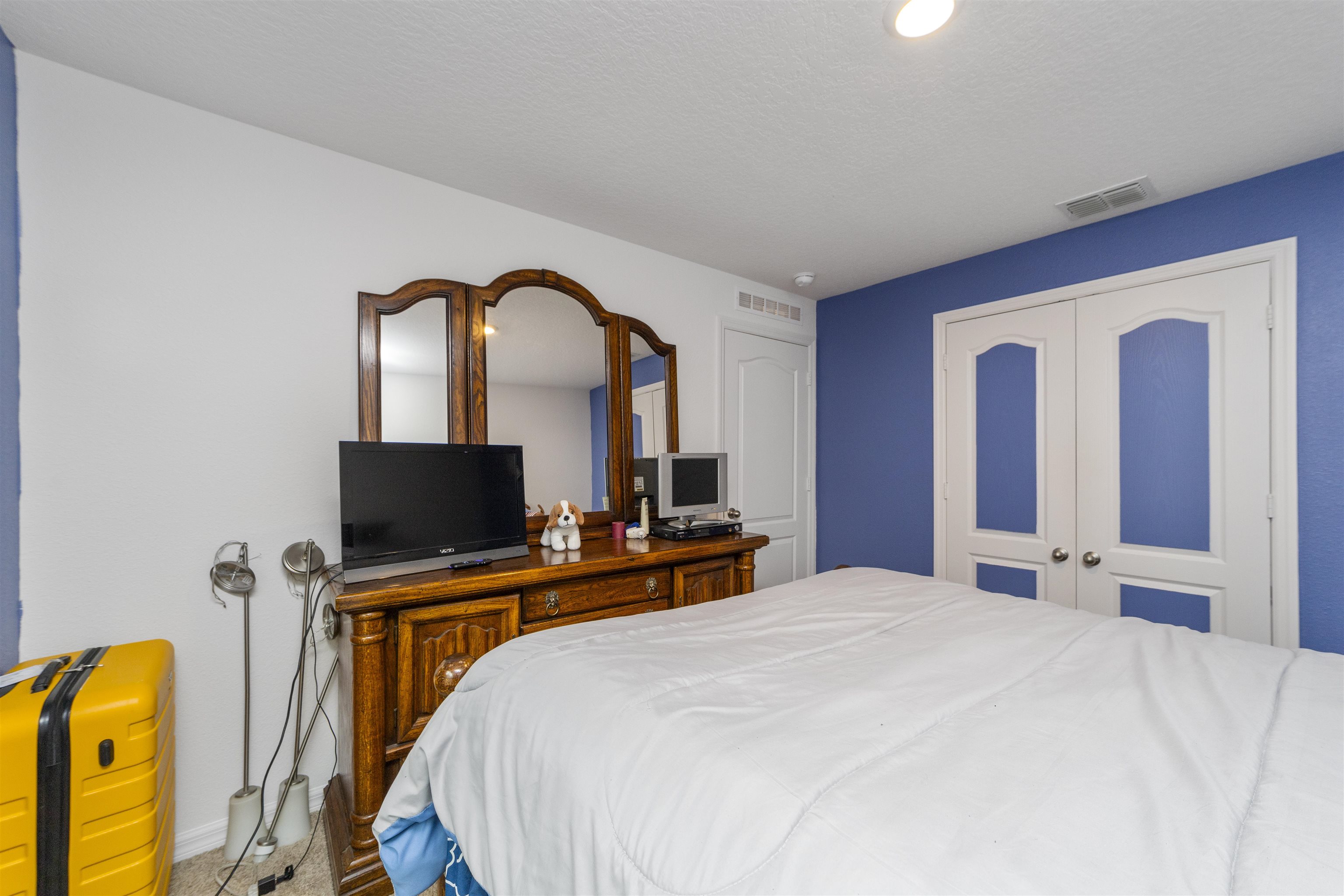 Image 44 of 51 For 50 Ullian Trl