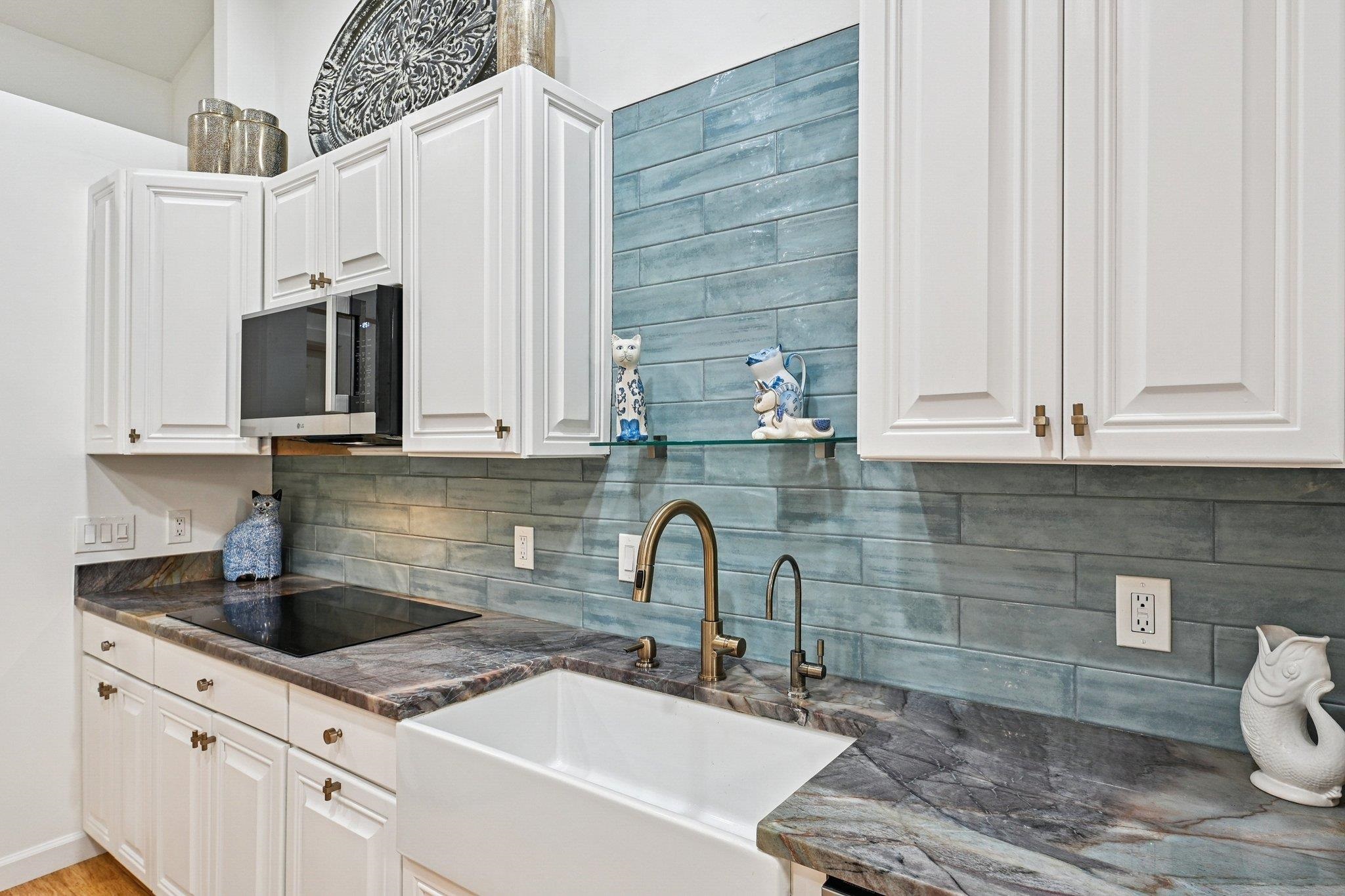 Image 15 of 68 For 6364 Putnam St