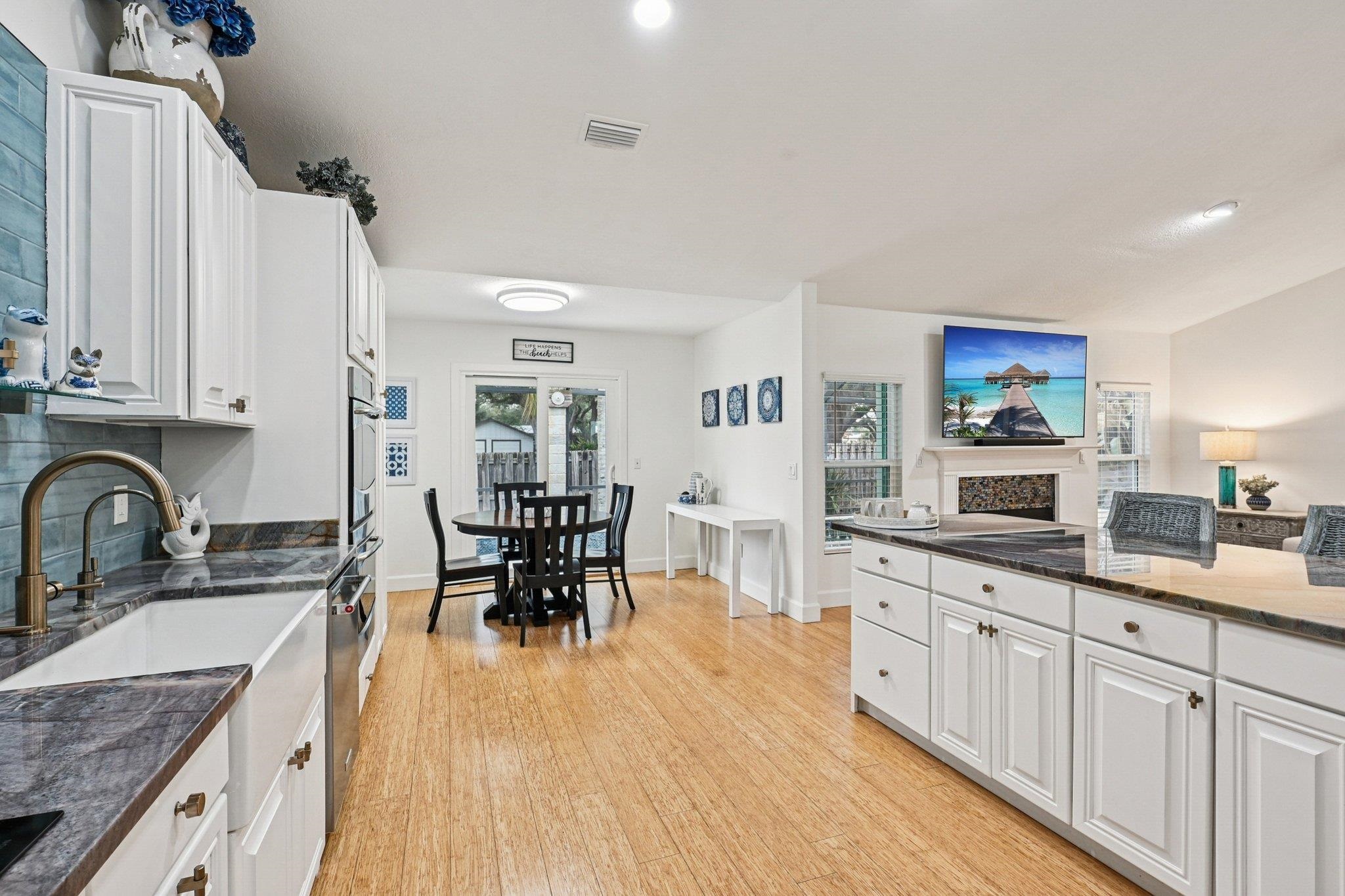 Image 20 of 68 For 6364 Putnam St