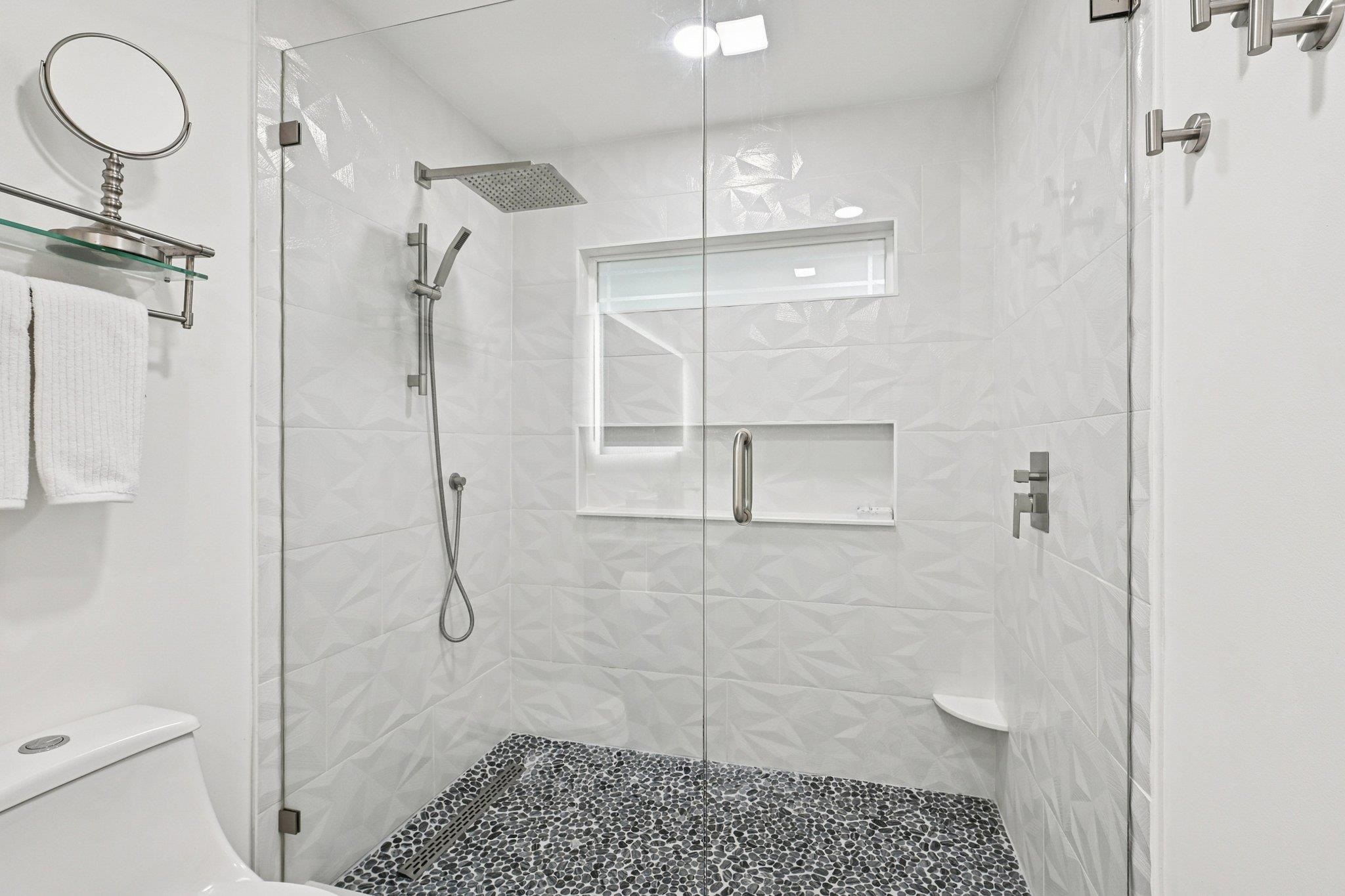 Image 26 of 68 For 6364 Putnam St