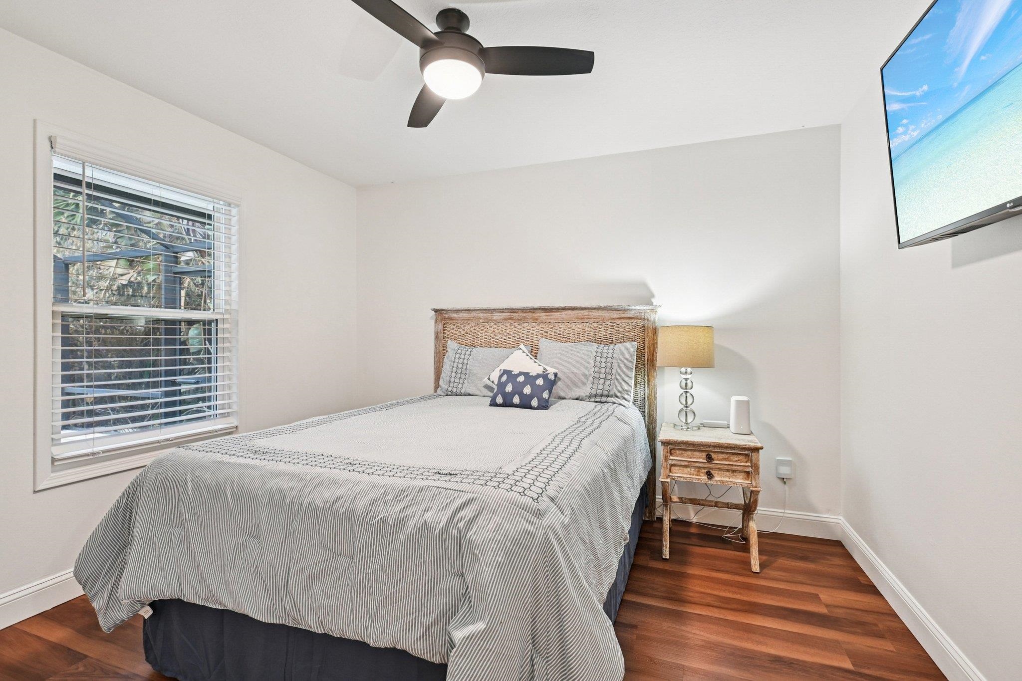 Image 28 of 68 For 6364 Putnam St