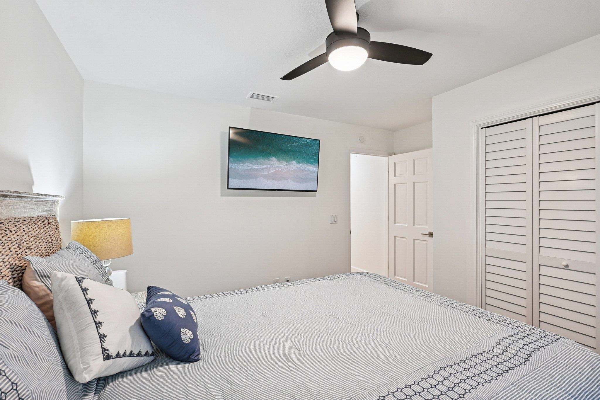 Image 30 of 68 For 6364 Putnam St