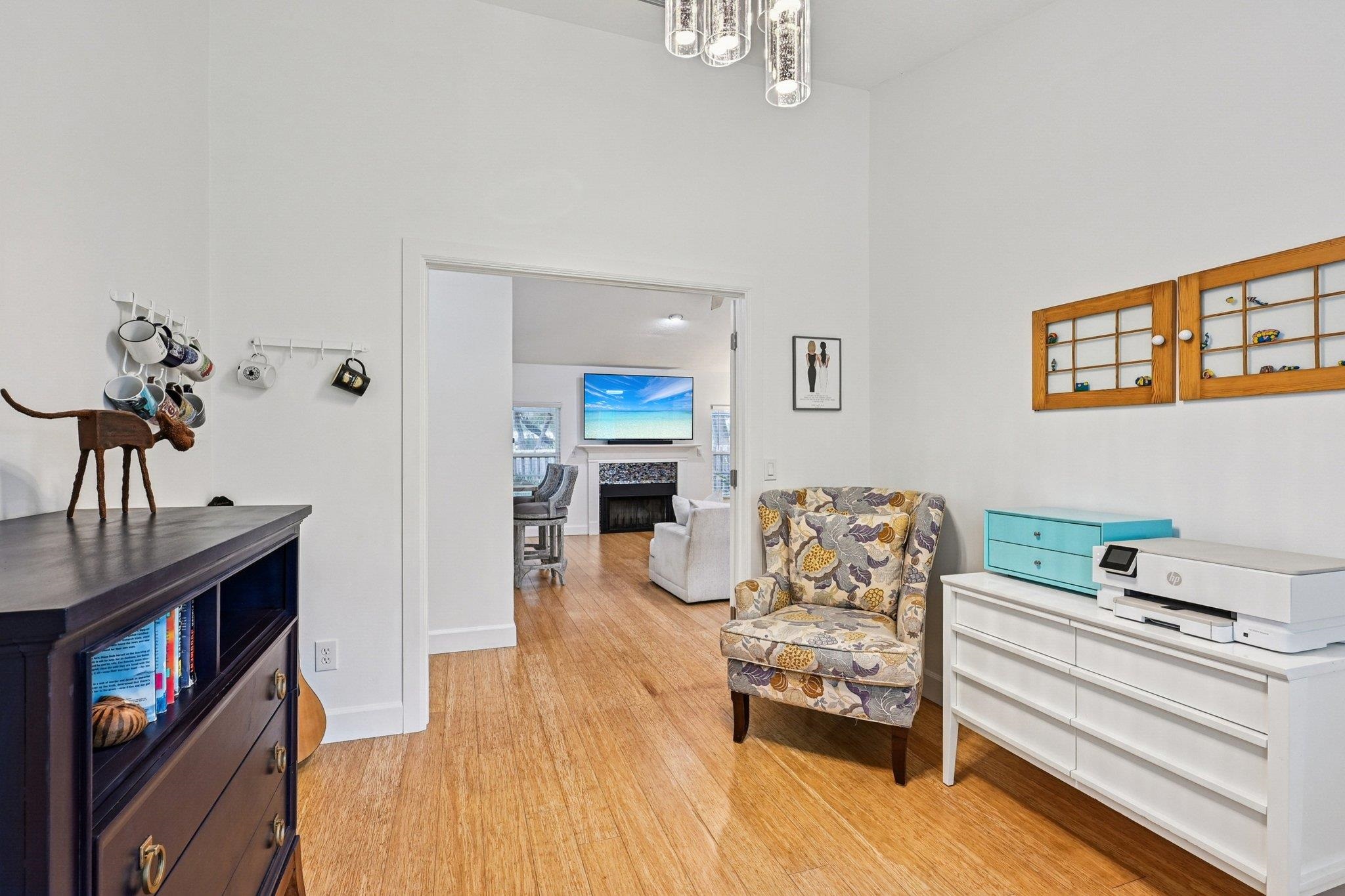 Image 41 of 68 For 6364 Putnam St