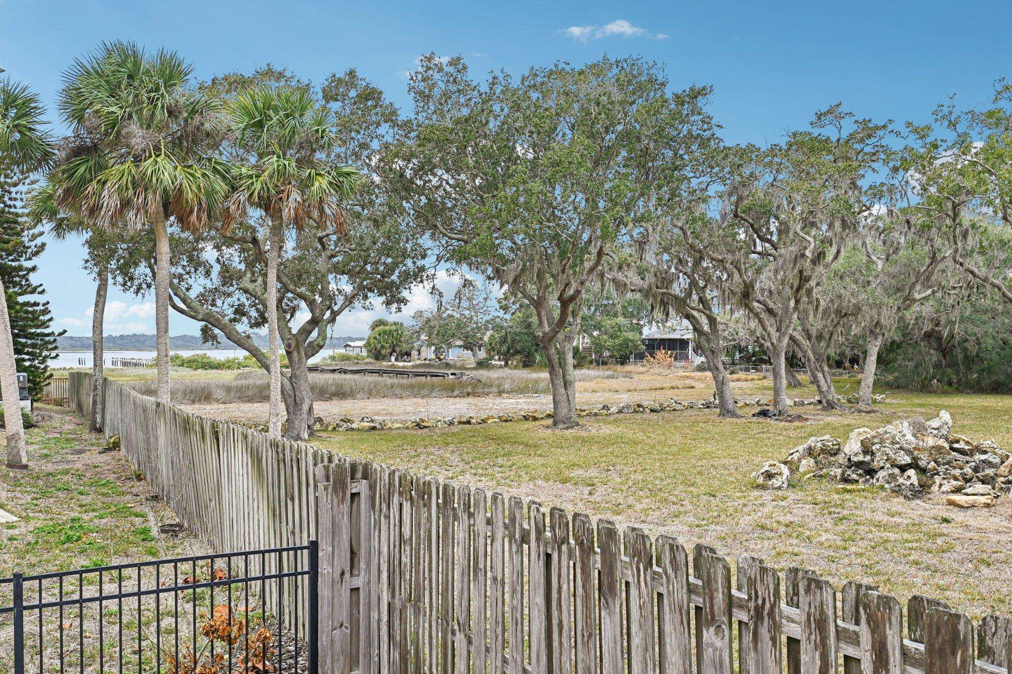 Image 43 of 68 For 6364 Putnam St