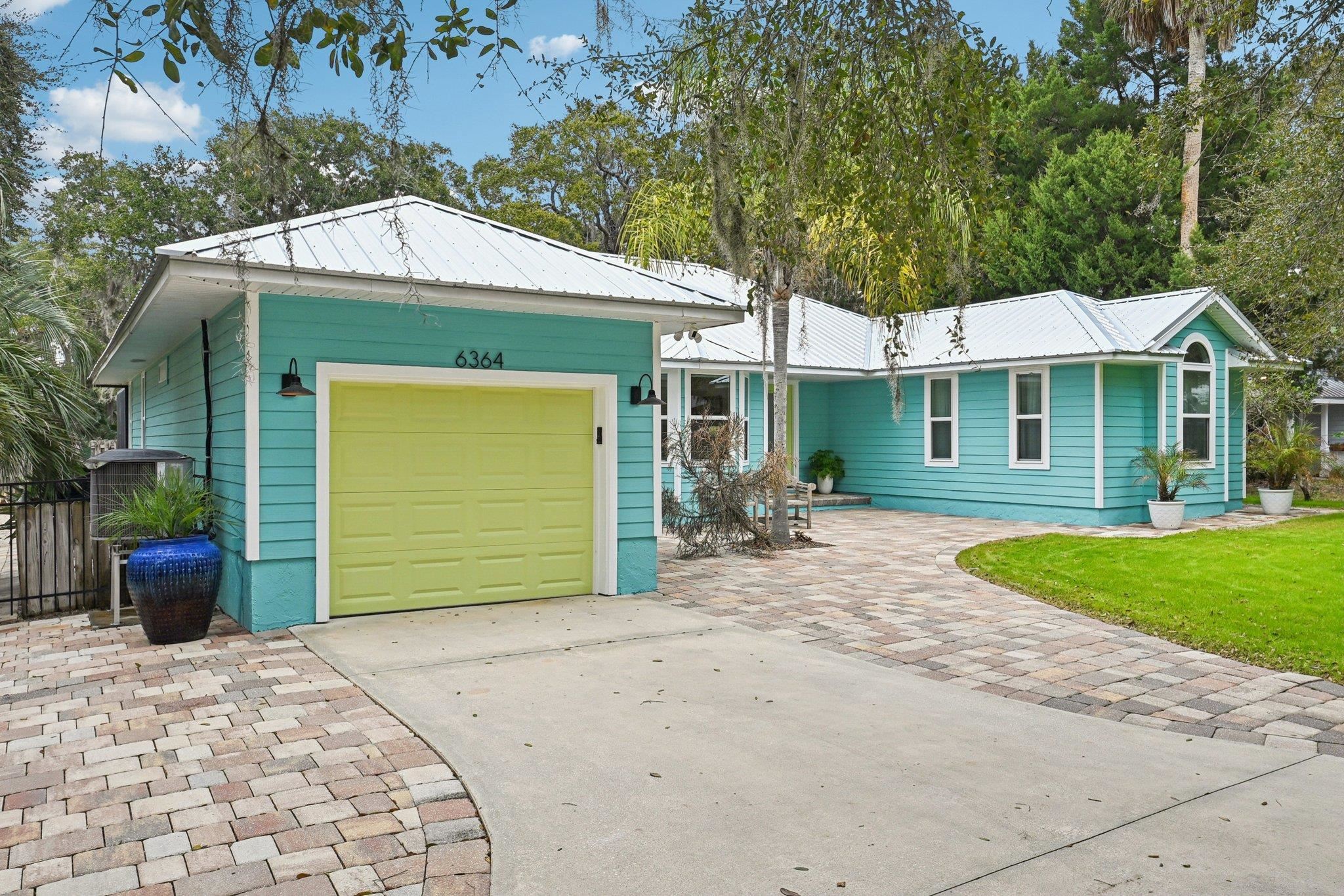 Image 54 of 68 For 6364 Putnam St