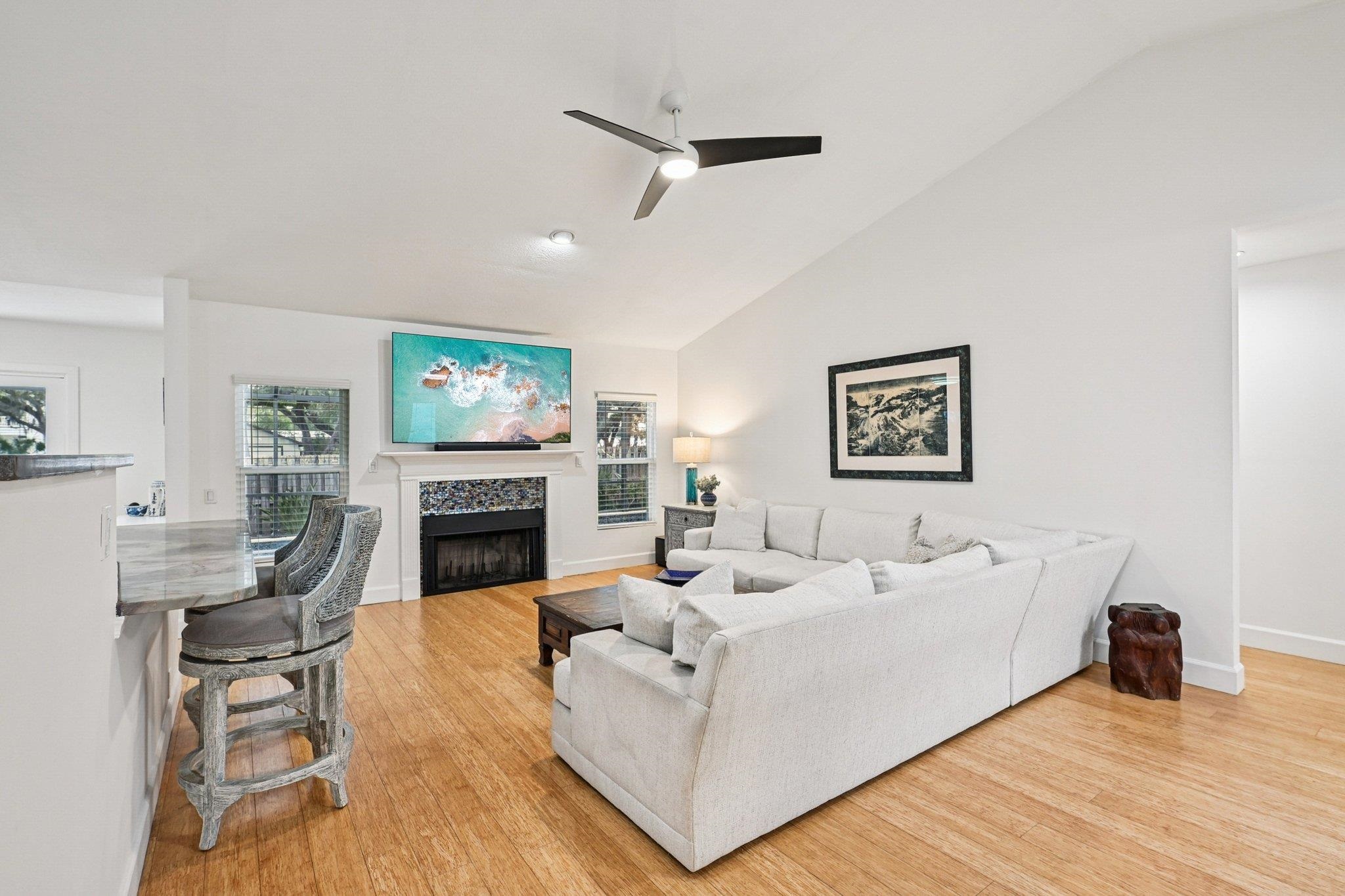 Image 7 of 68 For 6364 Putnam St