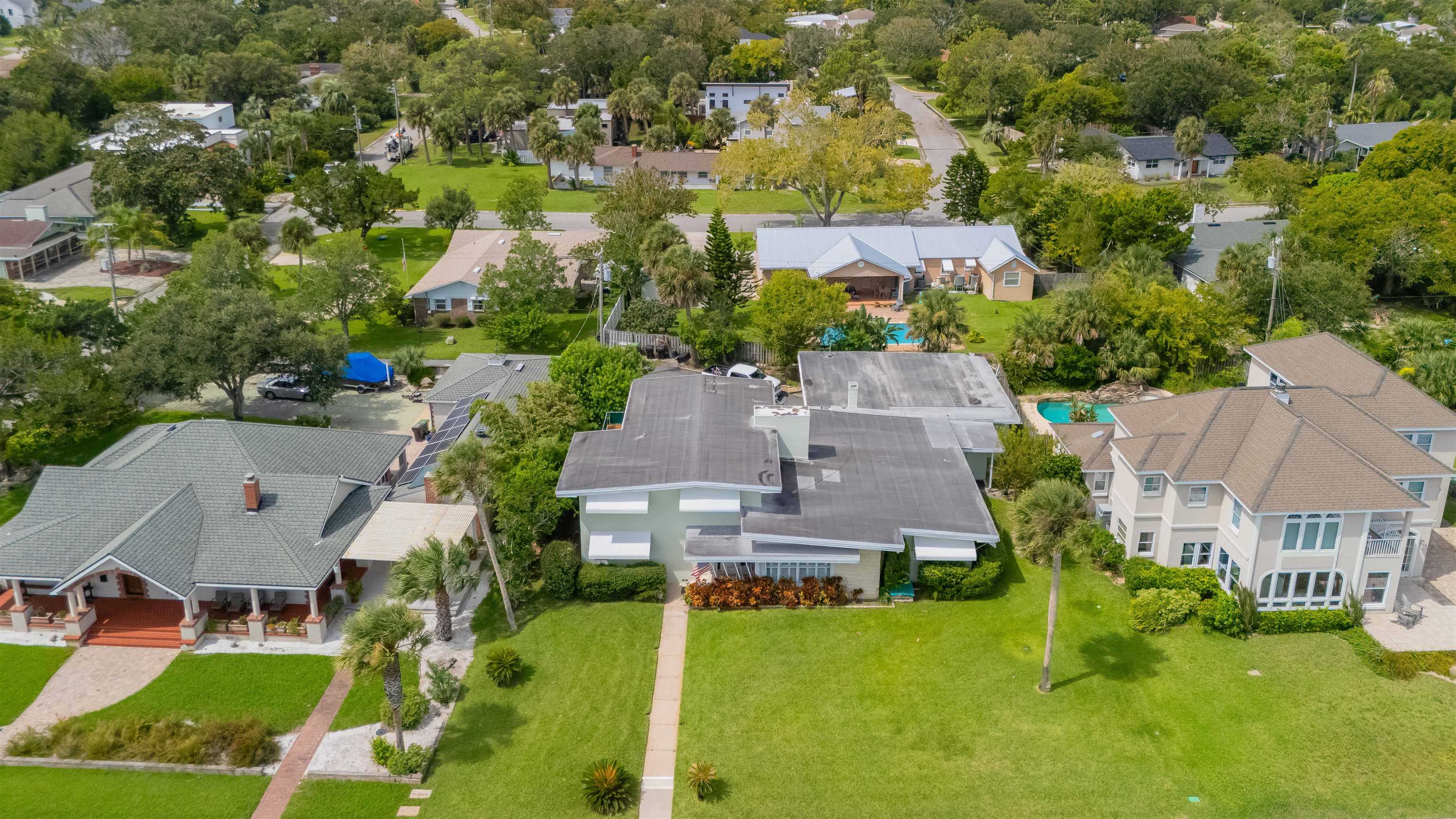 Image 13 of 47 For 124 Inlet Dr.